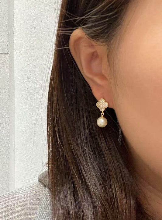 ❣ 四葉鑲鑽小花珍珠耳環 ❣ (E250306)