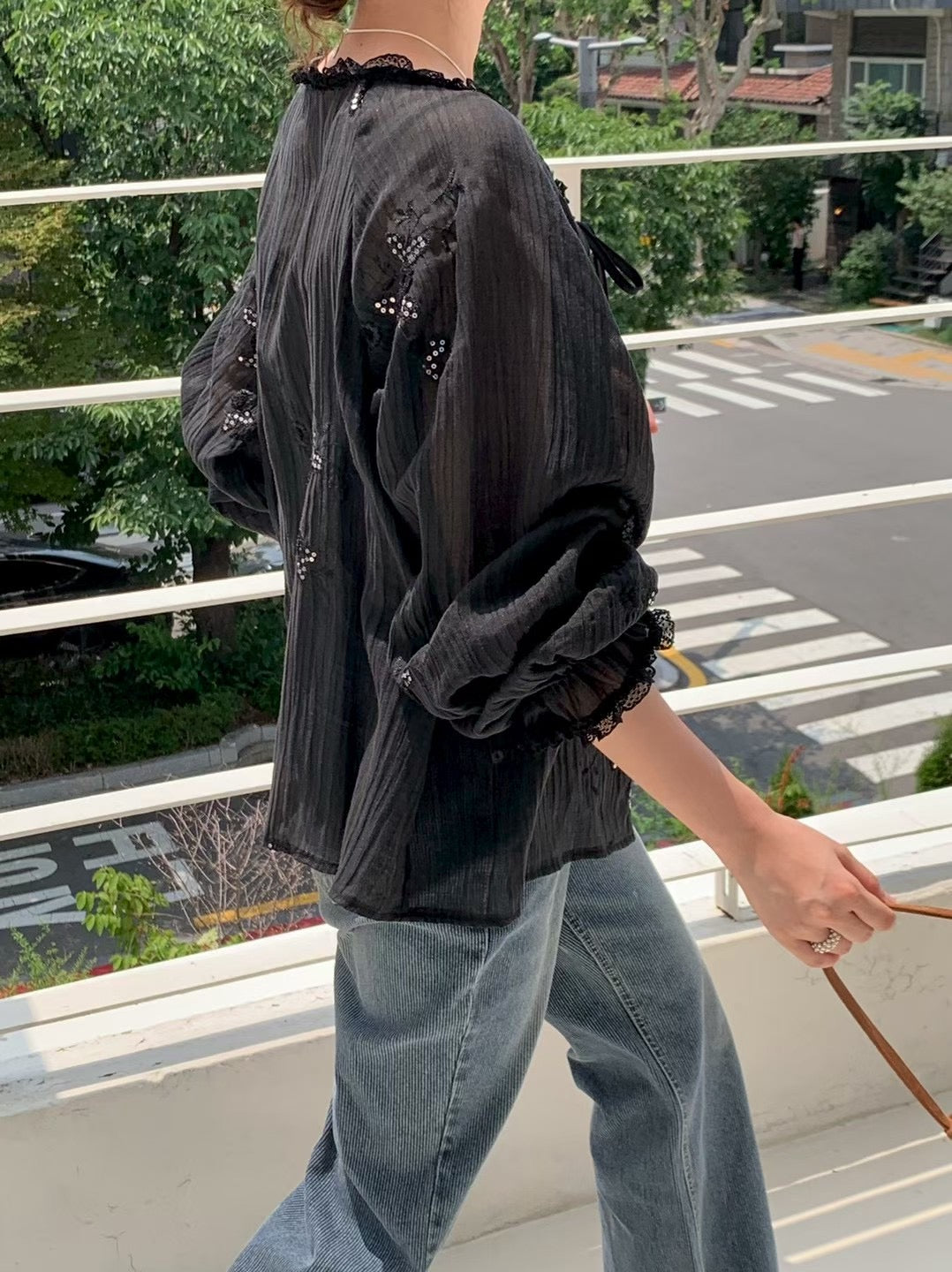 ♡水波皺亮片小花薄紗兩穿上衣♡ (C250821)