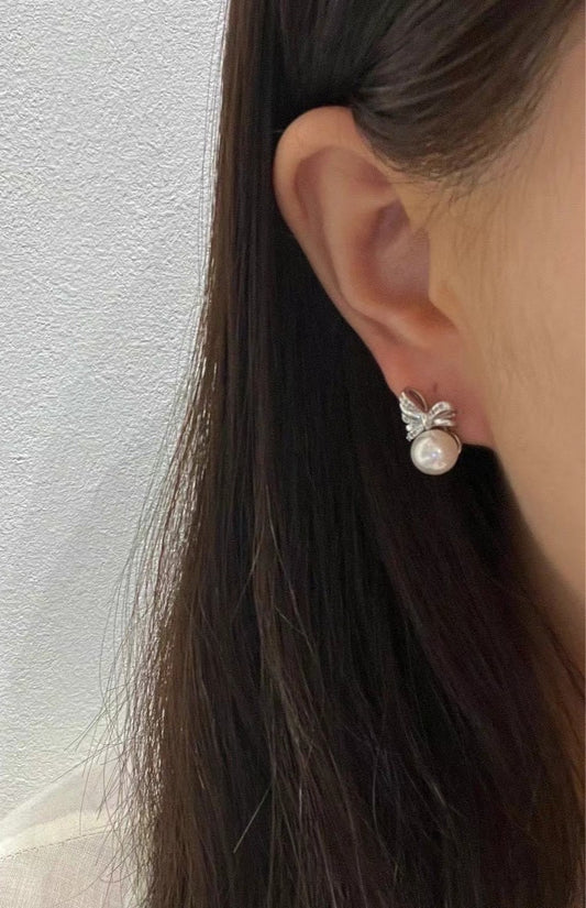 ❣ 立體蝴蝶結珍珠耳環 ❣ (E250303)