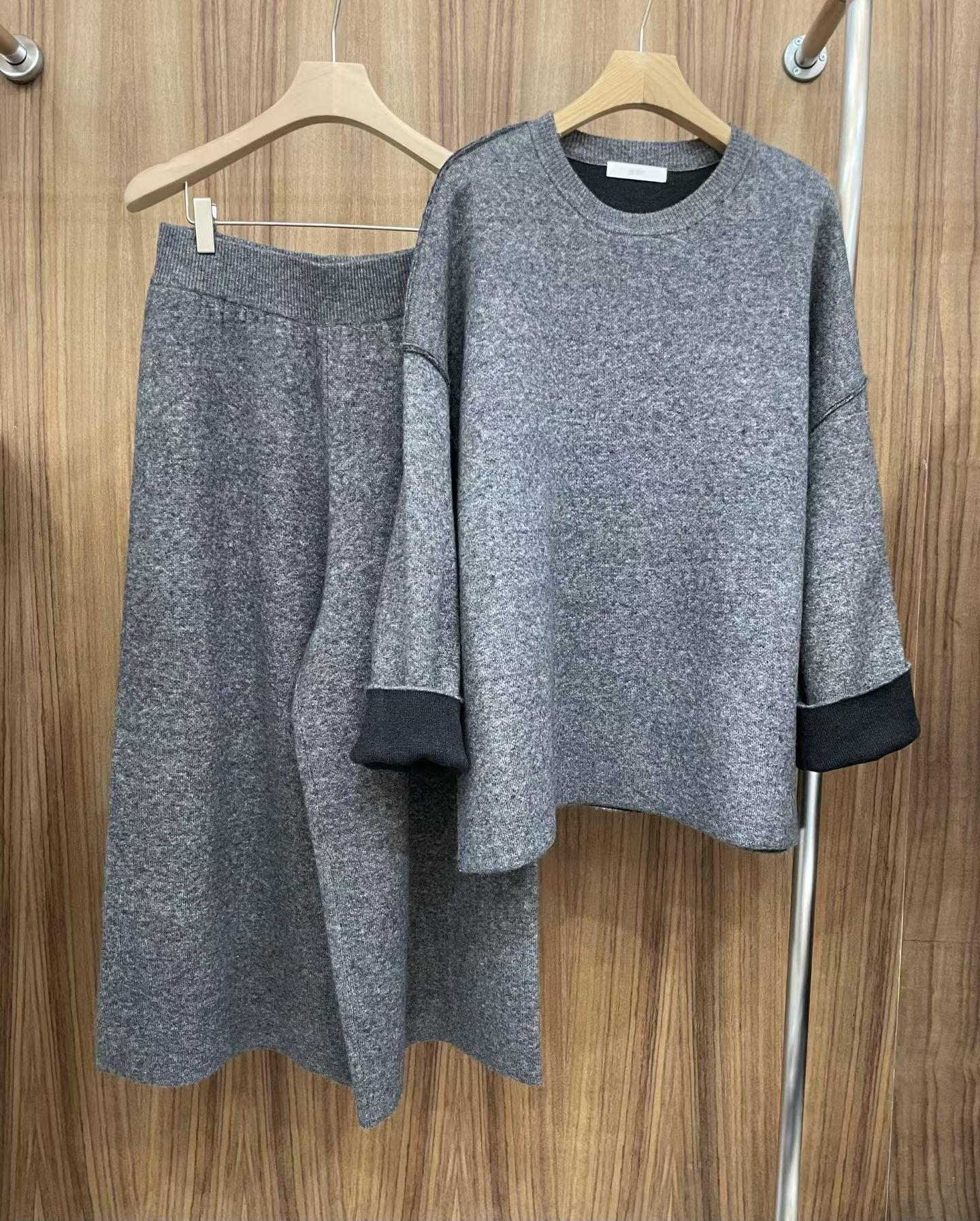 ♡反摺雙色袖舒適慵懶上衣♡ (C251211)