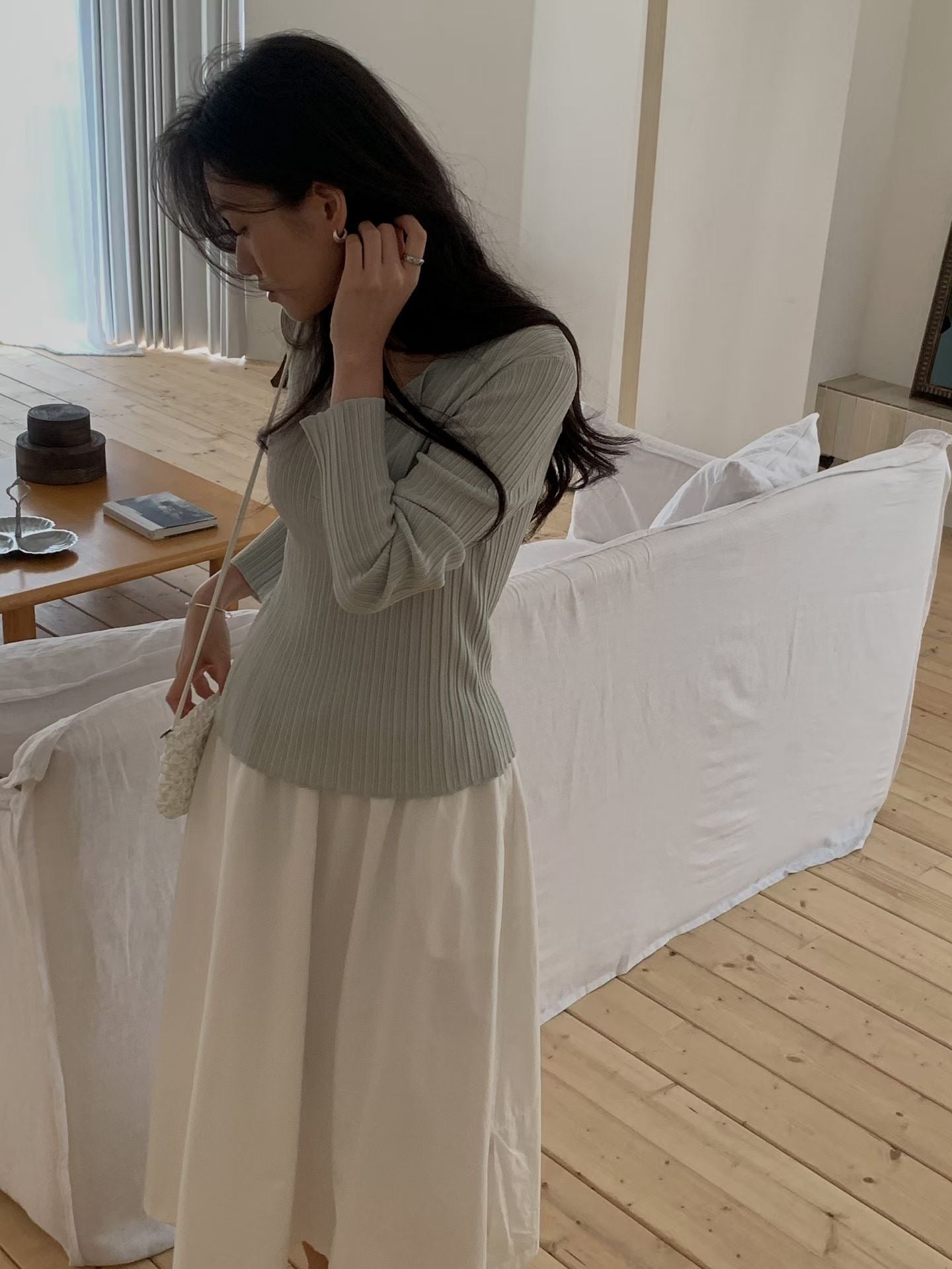 ♡氣質直紋顯瘦V領長袖上衣♡ (C260338)