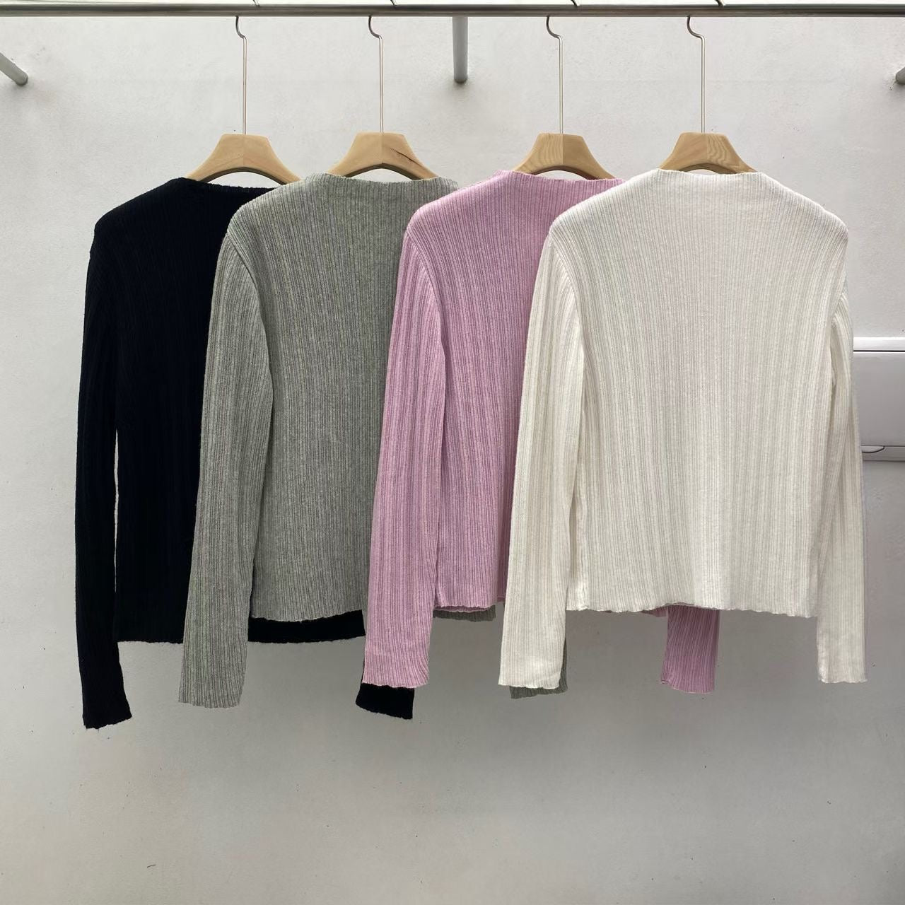 ♡極簡細坑微高領針織上衣♡ (C251217)