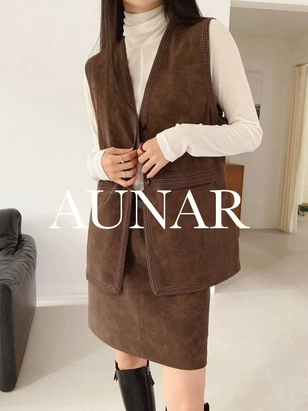 ♡鏤空蕾絲感滾邊仿麂皮背心♡ (C251147)