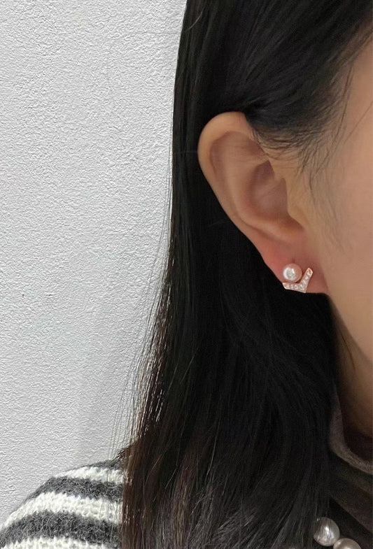 ❣ 淡粉珍珠V型耳環 ❣ (E250304)