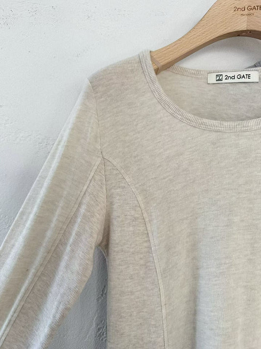 ♡柔彈腰線顯瘦長袖心機打底衣♡ (C251237)