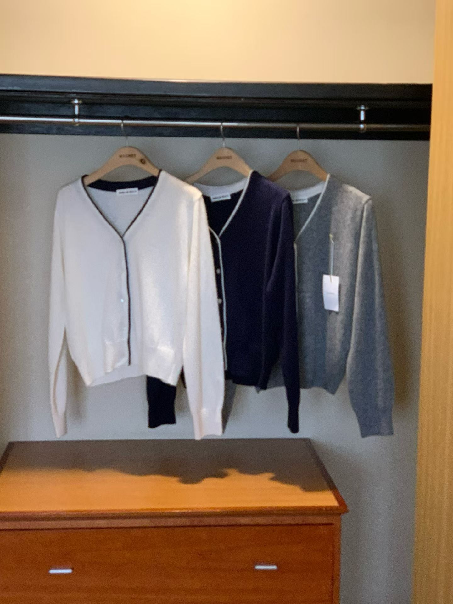 ♡ 優雅V領撞色滾邊開襟衫♡ (C251033)