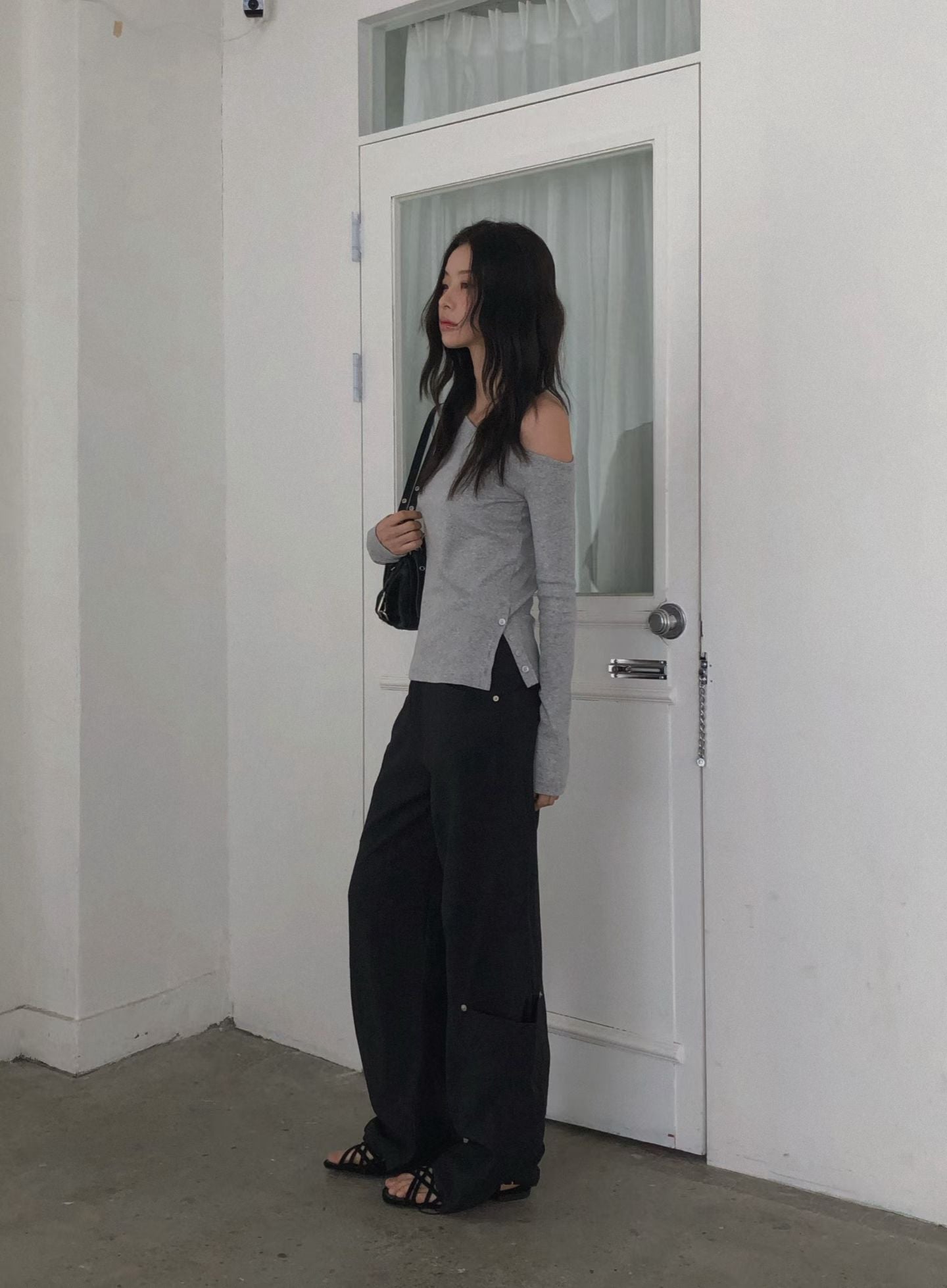 ♡百搭斜肩側扣設計顯瘦上衣♡ (C260559)