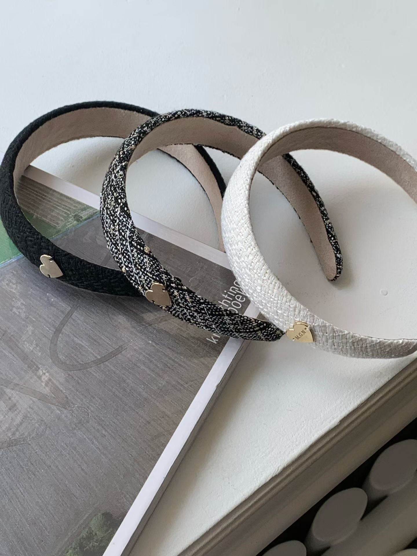 ♡質感手工小香金心Logo髮箍♡ (C251032)