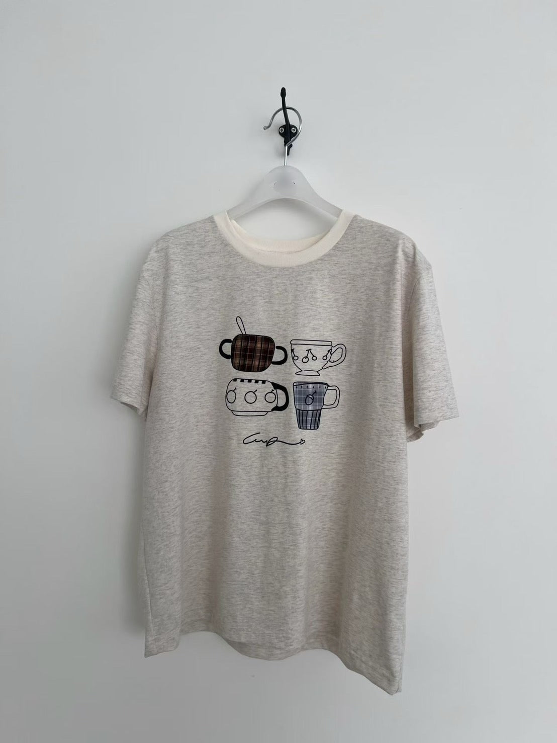 ♡療癒系咖啡杯/小狗插畫純棉寬鬆T♡ (C260435)