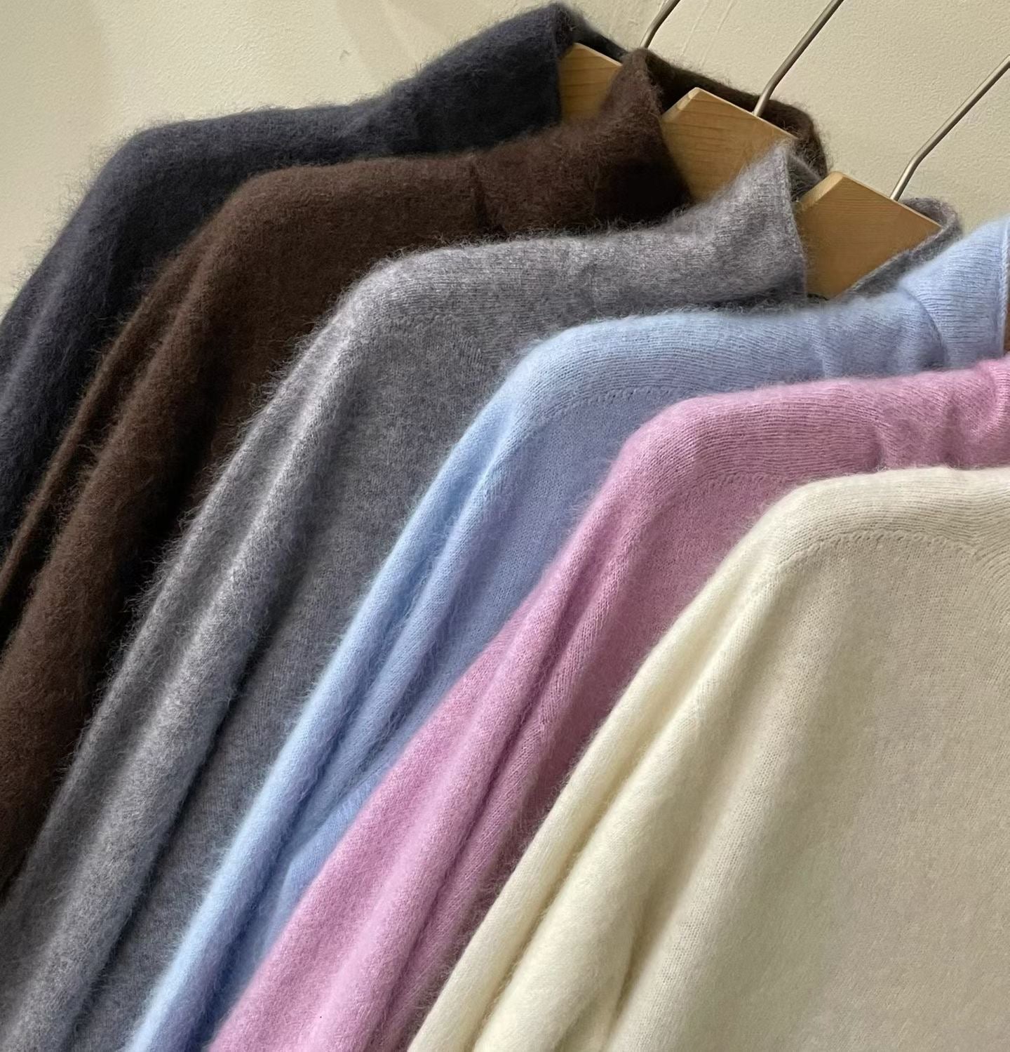 ♡暖呼呼馬卡龍柔霧高領上衣♡ (C251210)