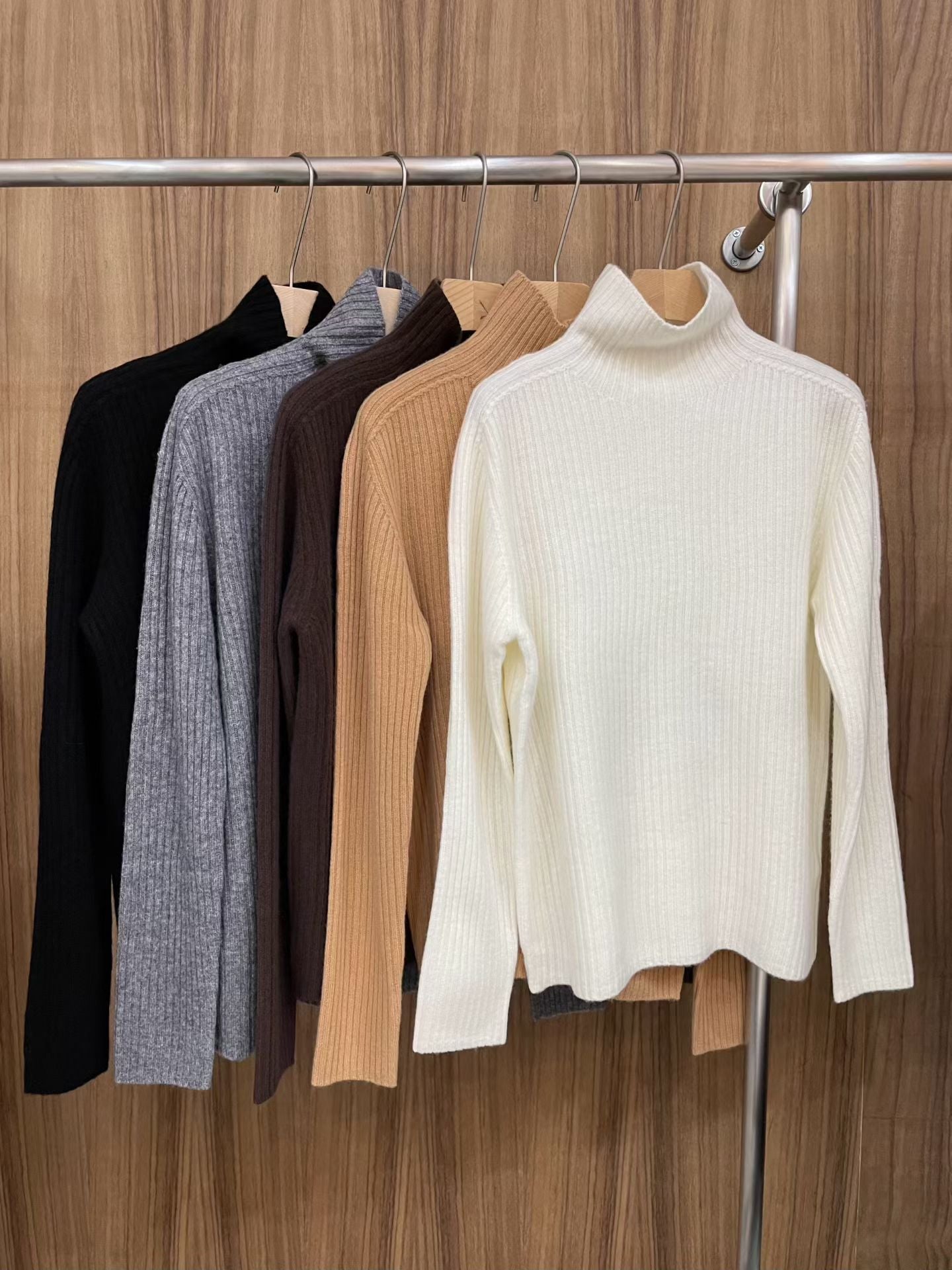 ♡日常百搭高領坑條上衣♡ (C251209)