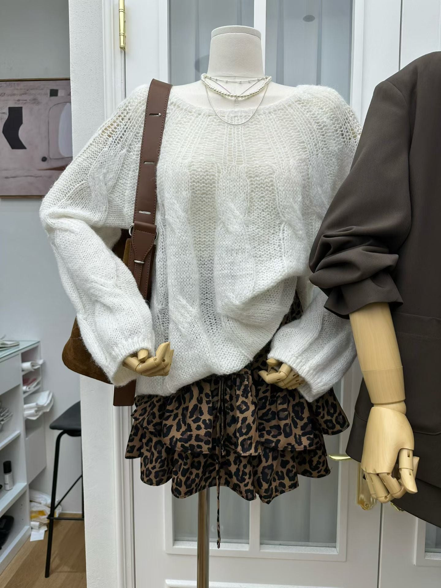 ♡輕柔鏤空麻花寬鬆針織上衣♡ (C251026)