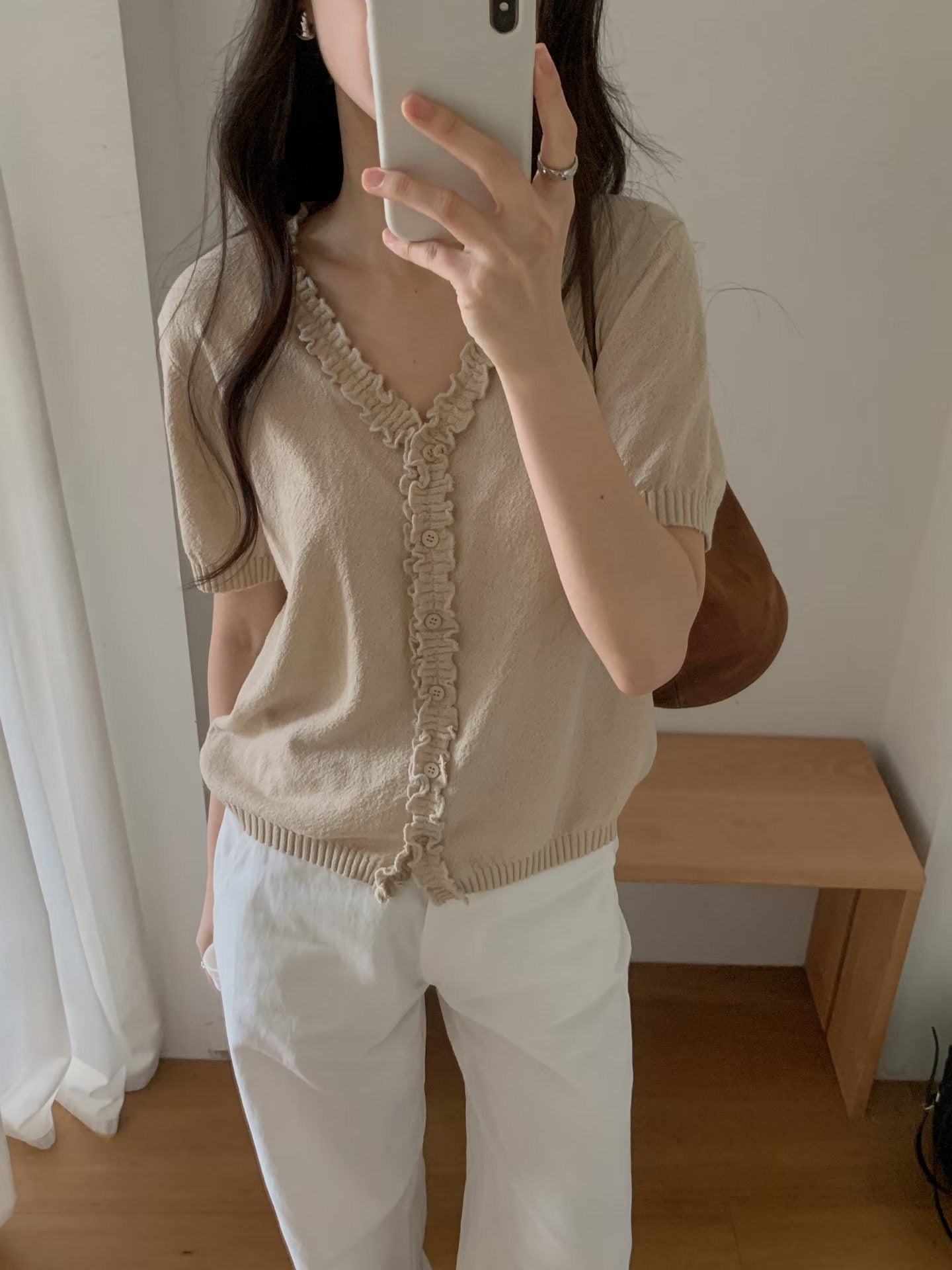 ♡浪漫荷葉滾邊V領排扣開襟上衣♡ (C260513)