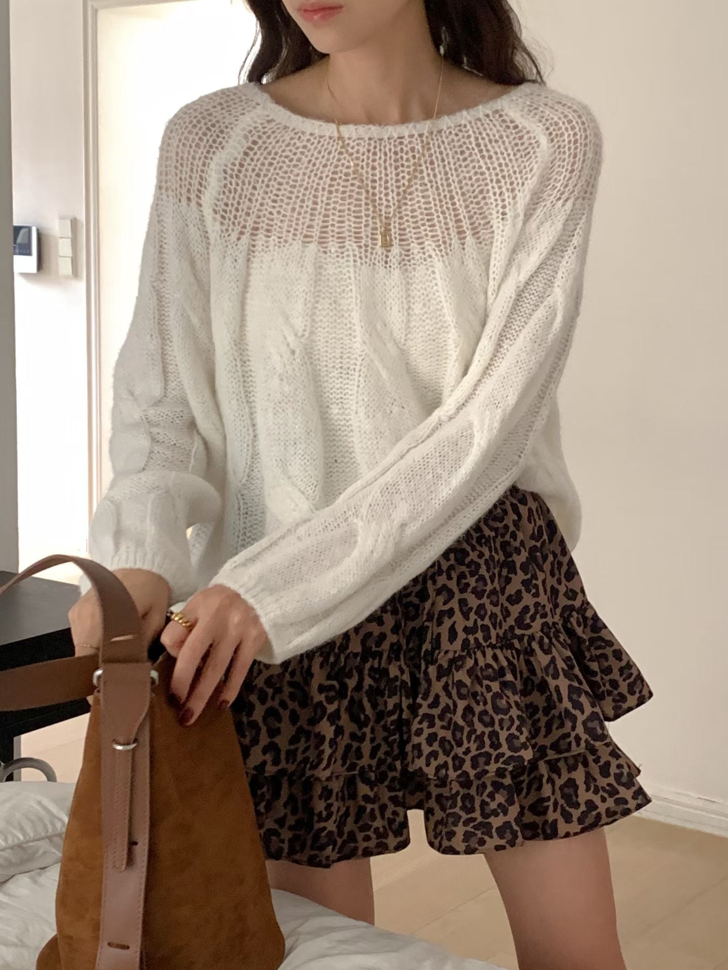 ♡輕柔鏤空麻花寬鬆針織上衣♡ (C251026)