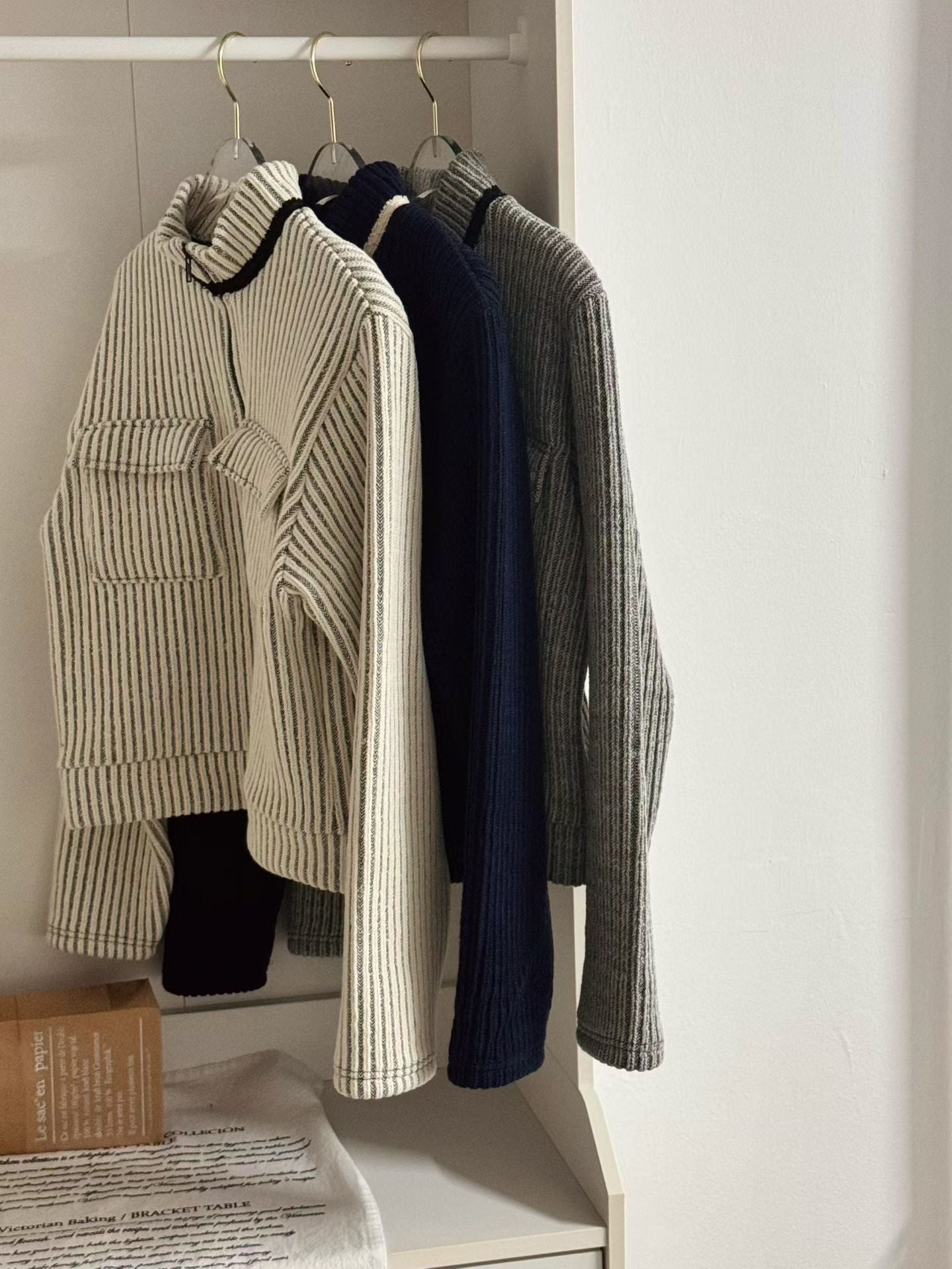 ♡立體直條紋編織口袋拉鍊外套♡ (C251225)