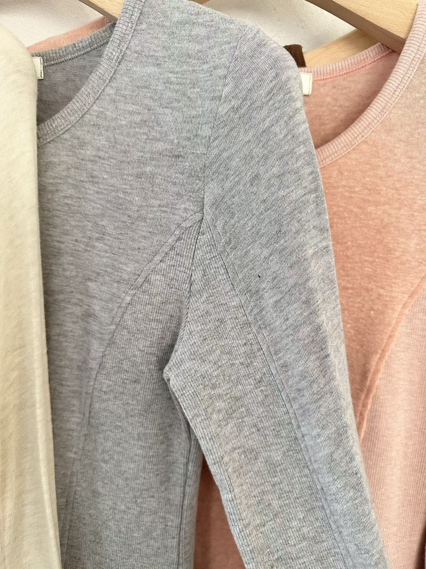 ♡柔彈腰線顯瘦長袖心機打底衣♡ (C251237)