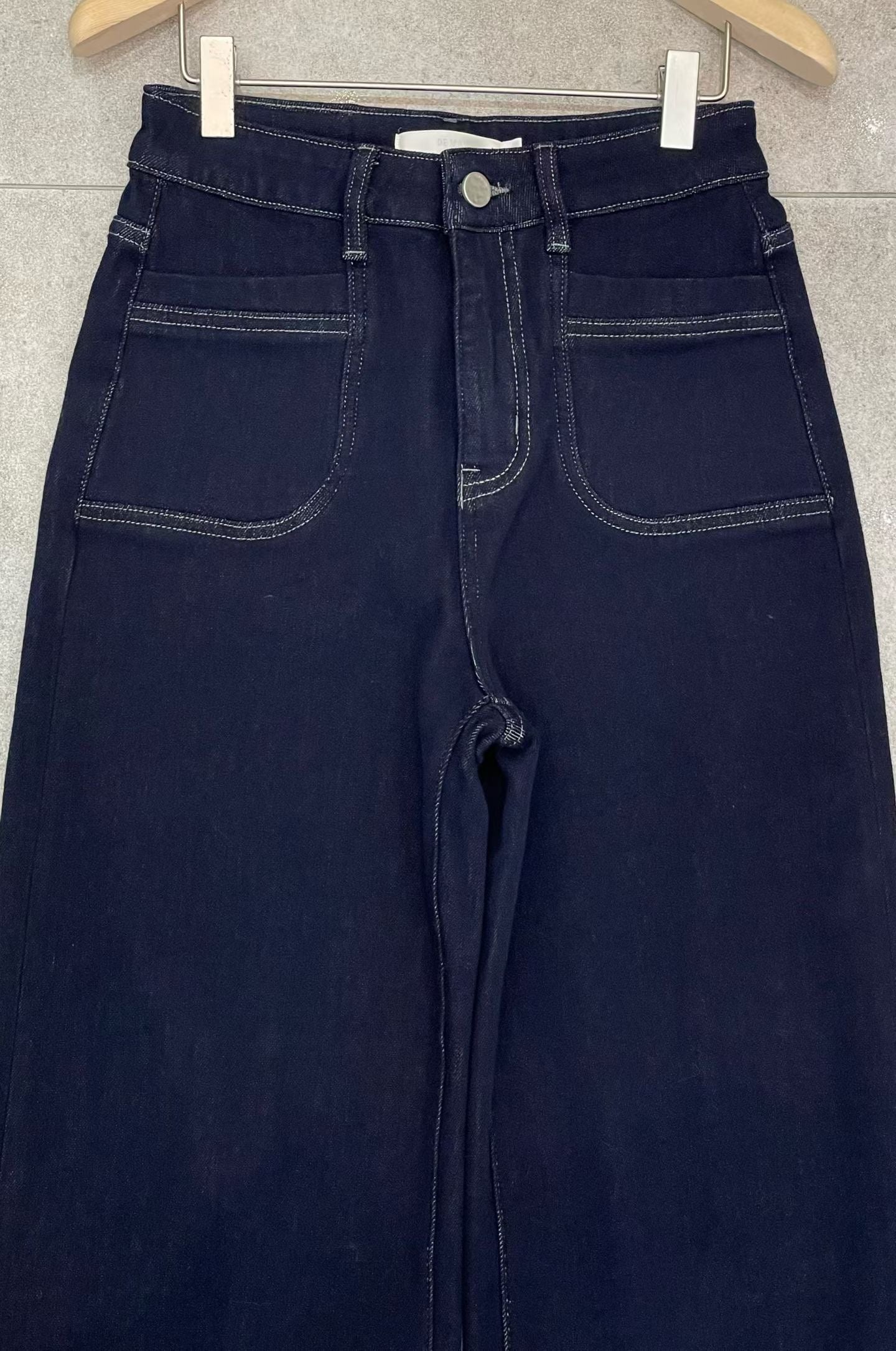 ♡雙口袋修身刷絨微喇叭牛仔褲♡ (C251216)