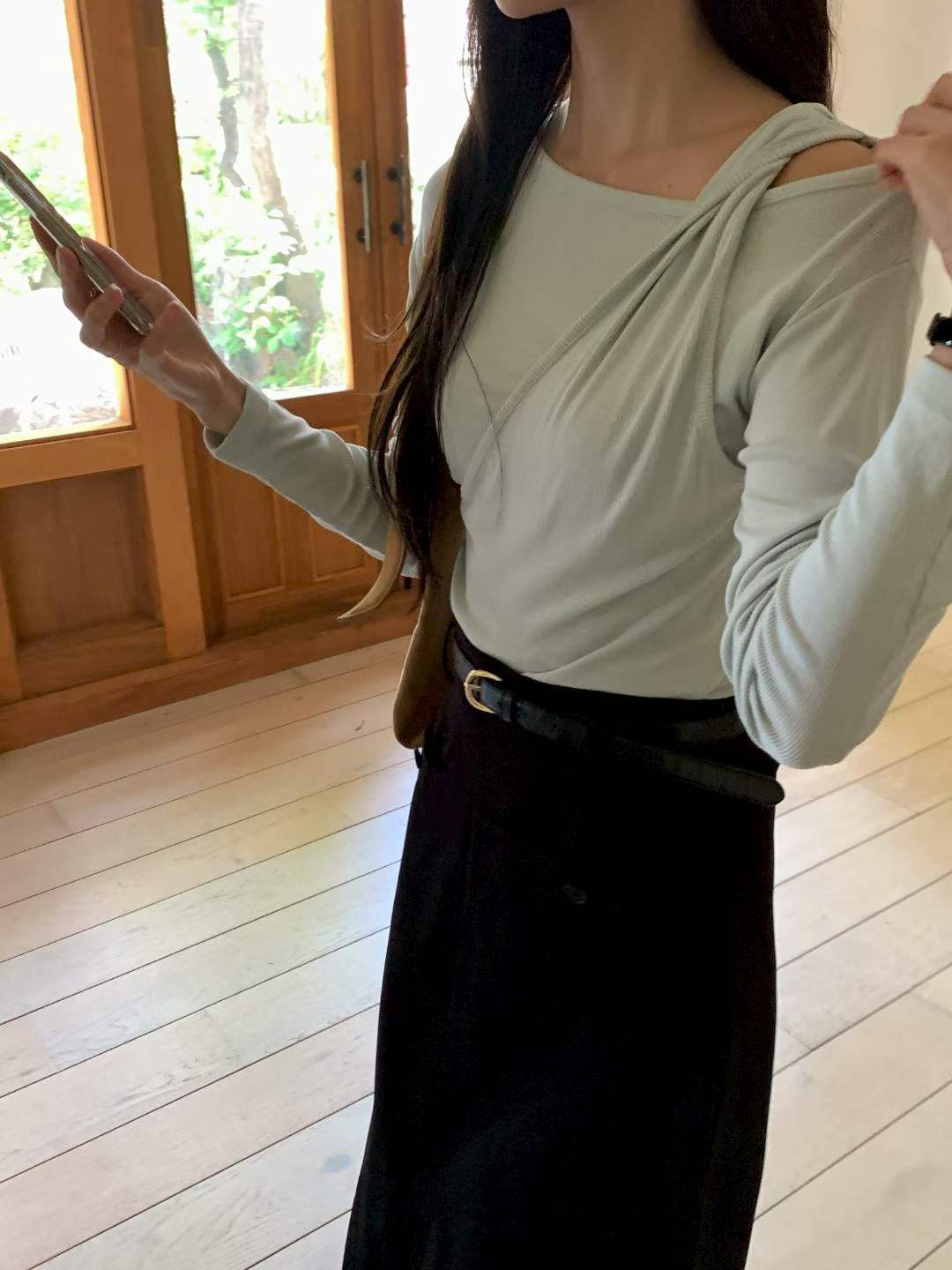 ♡顯瘦交疊抓皺露肩上衣♡ (C260952)