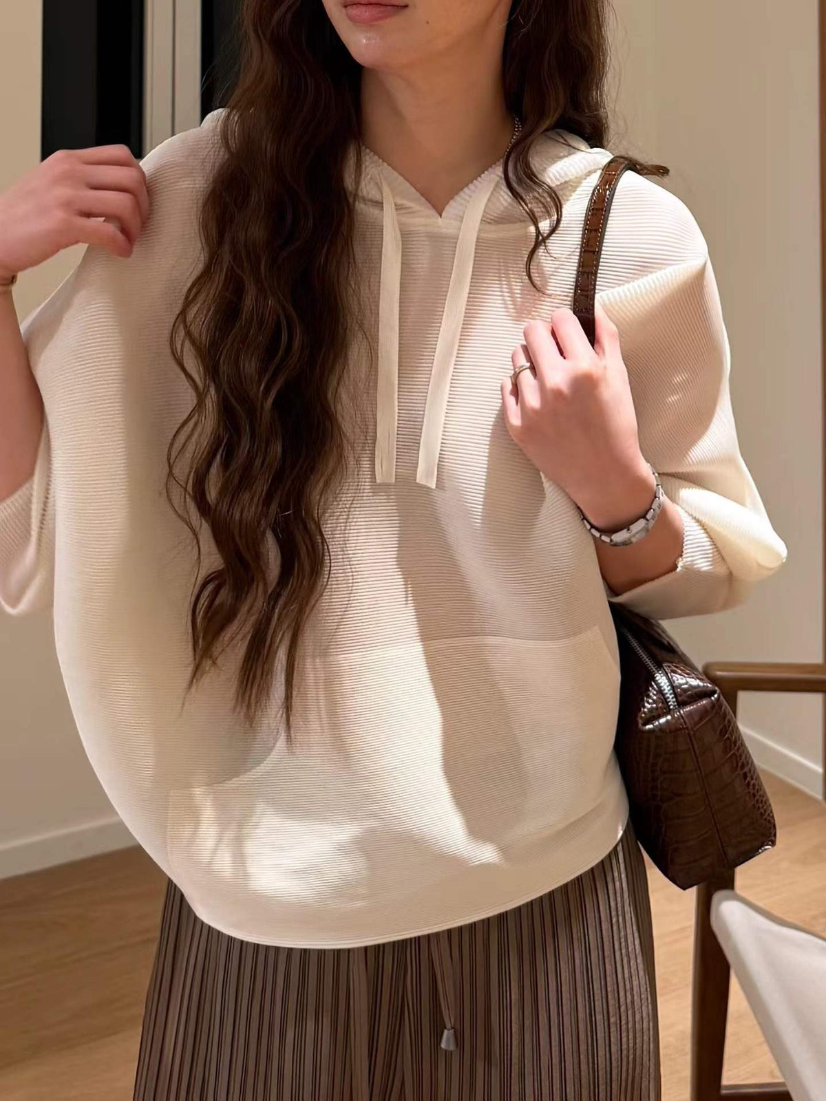 ♡高級感・立體細百褶蝙蝠袖連帽上衣♡ (C261043)