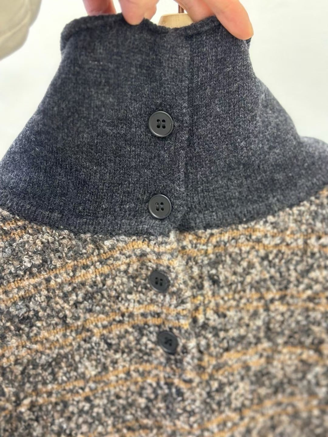 ♡粗花紋理排扣半高領毛衣♡ (C251239)