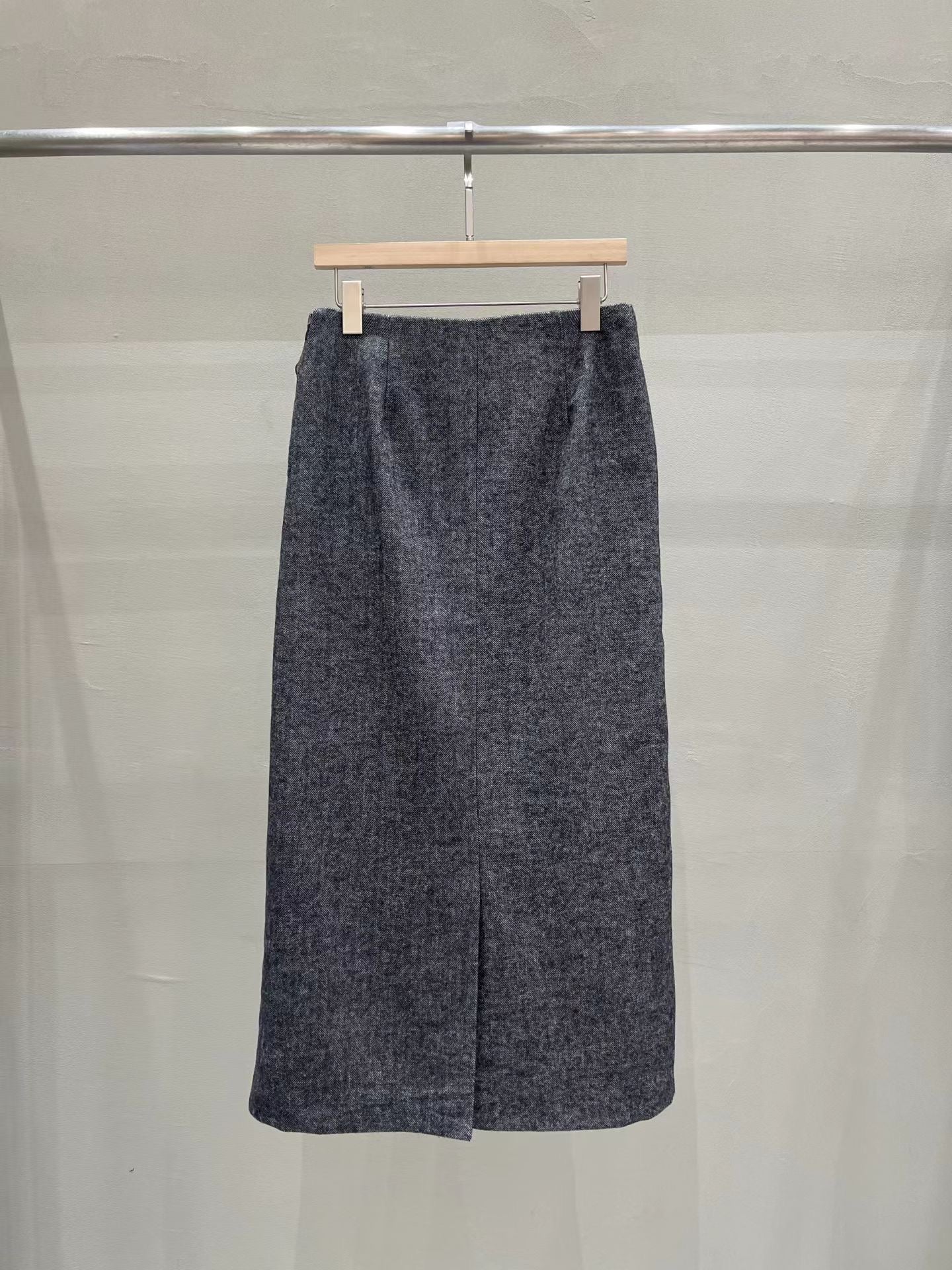 ♡氣質Oni家♡質感腰扣弧線人字紋長裙 (C251231)