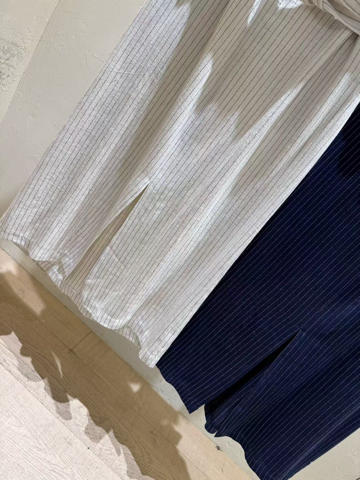 ♡法式扭結顯瘦直紋洋裝♡ (C260537)
