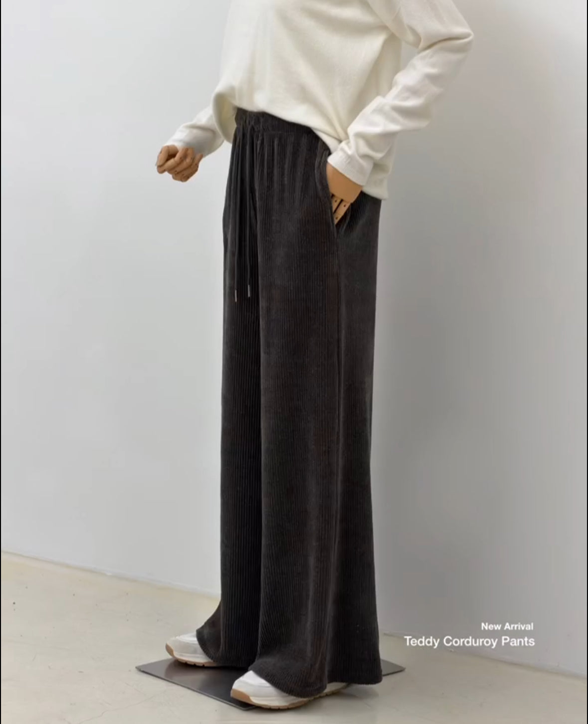 ♡泰迪燈芯絨垂墜寬褲♡ (C251250)