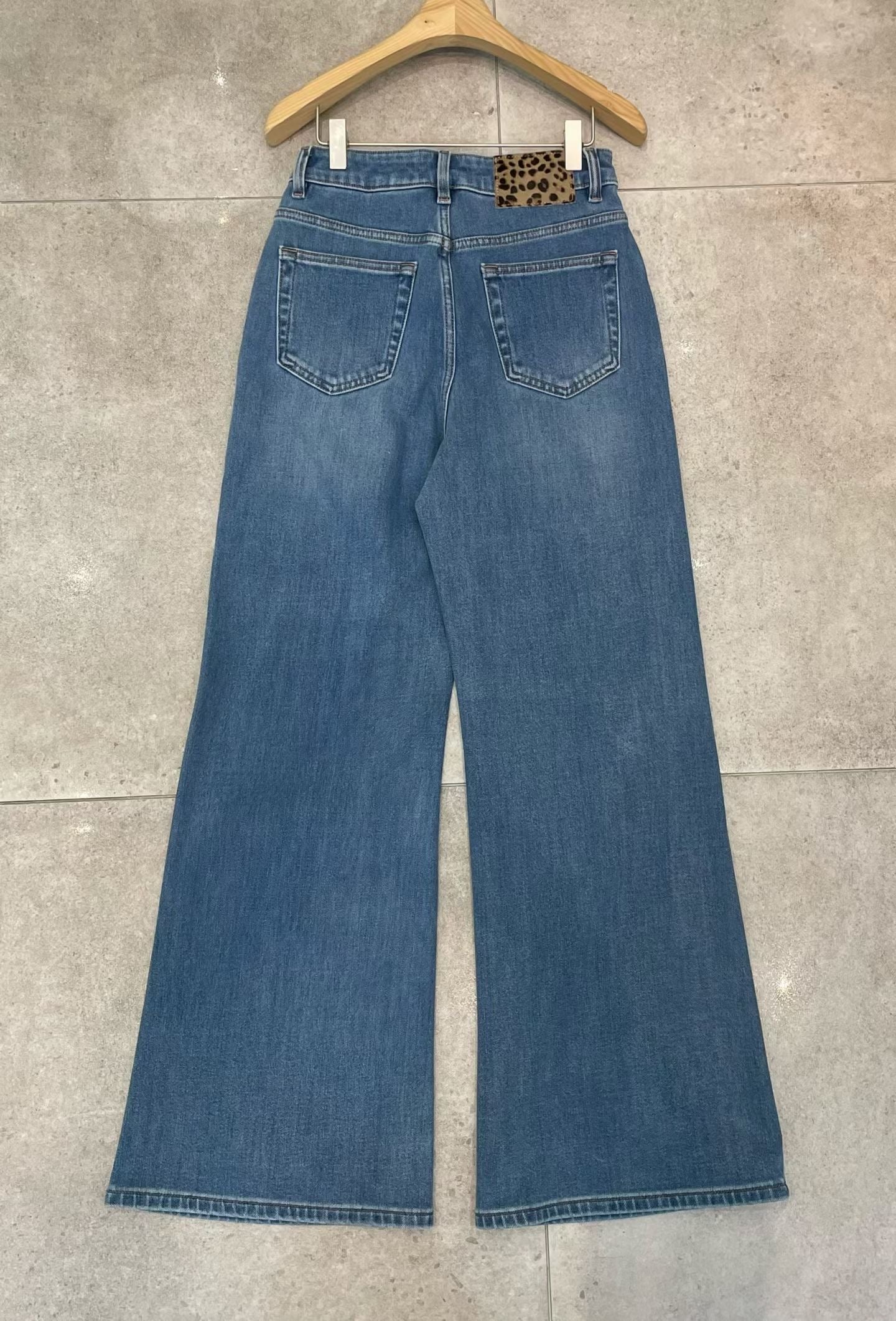 ♡雙口袋修身刷絨微喇叭牛仔褲♡ (C251216)