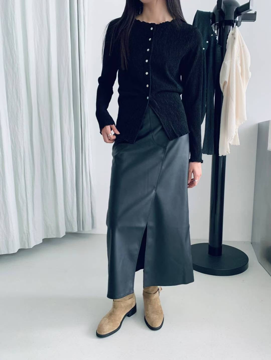 ♡修身彈力細直紋排釦上衣♡ (C251146)