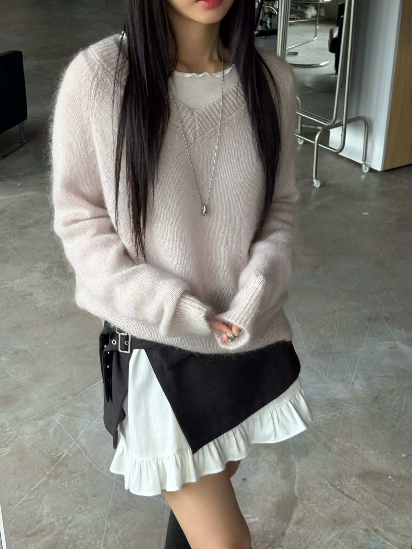 ♡柔霧輕絨V領毛海針織上衣♡ (C251256)