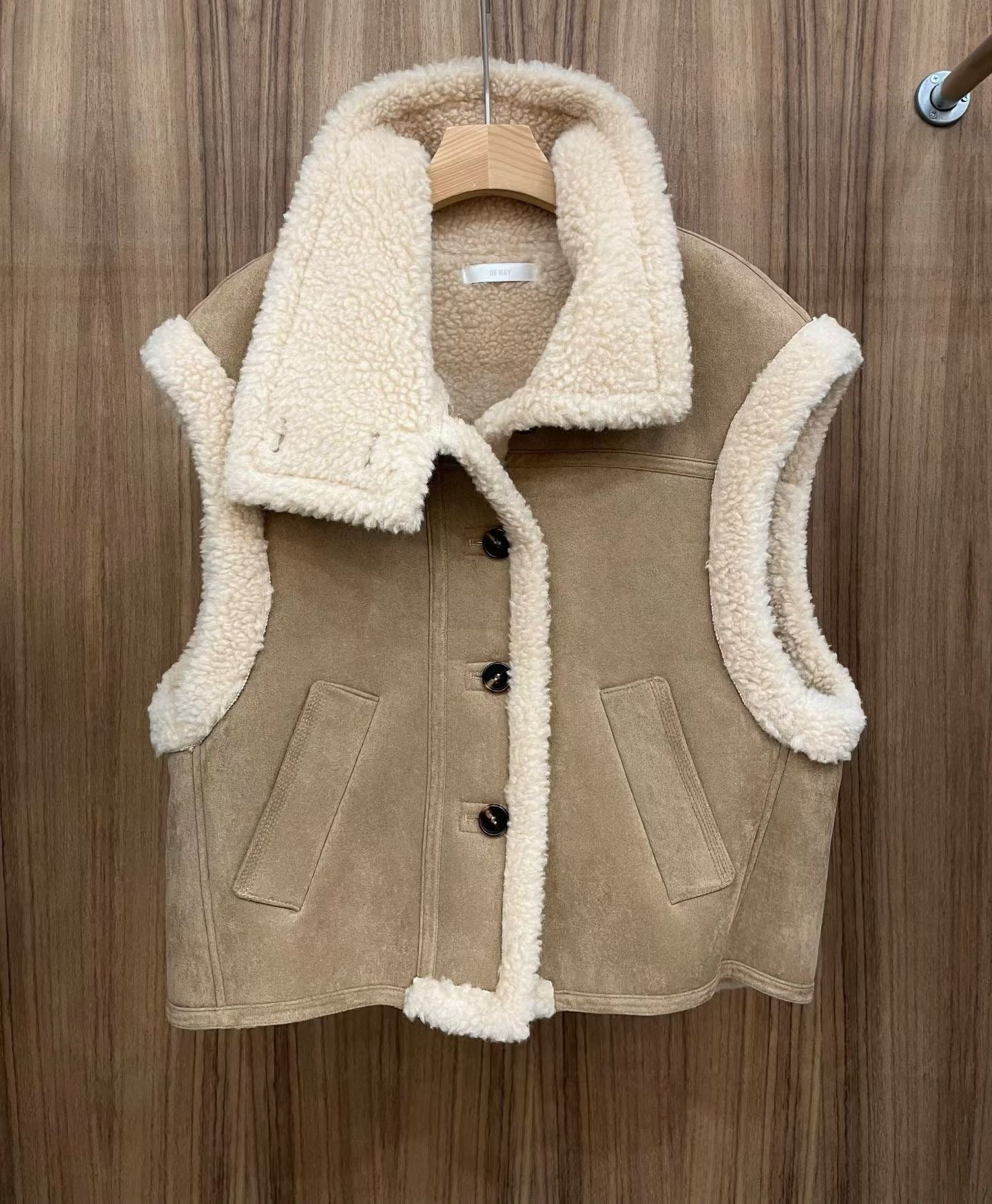 ♡迪羊羔麂皮背心♡ (C251213)