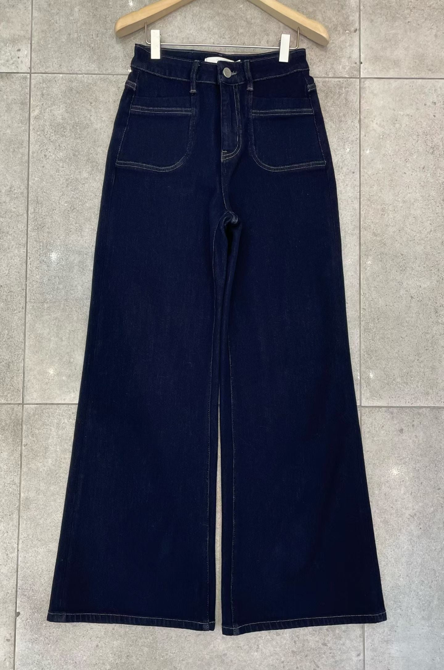 ♡雙口袋修身刷絨微喇叭牛仔褲♡ (C251216)