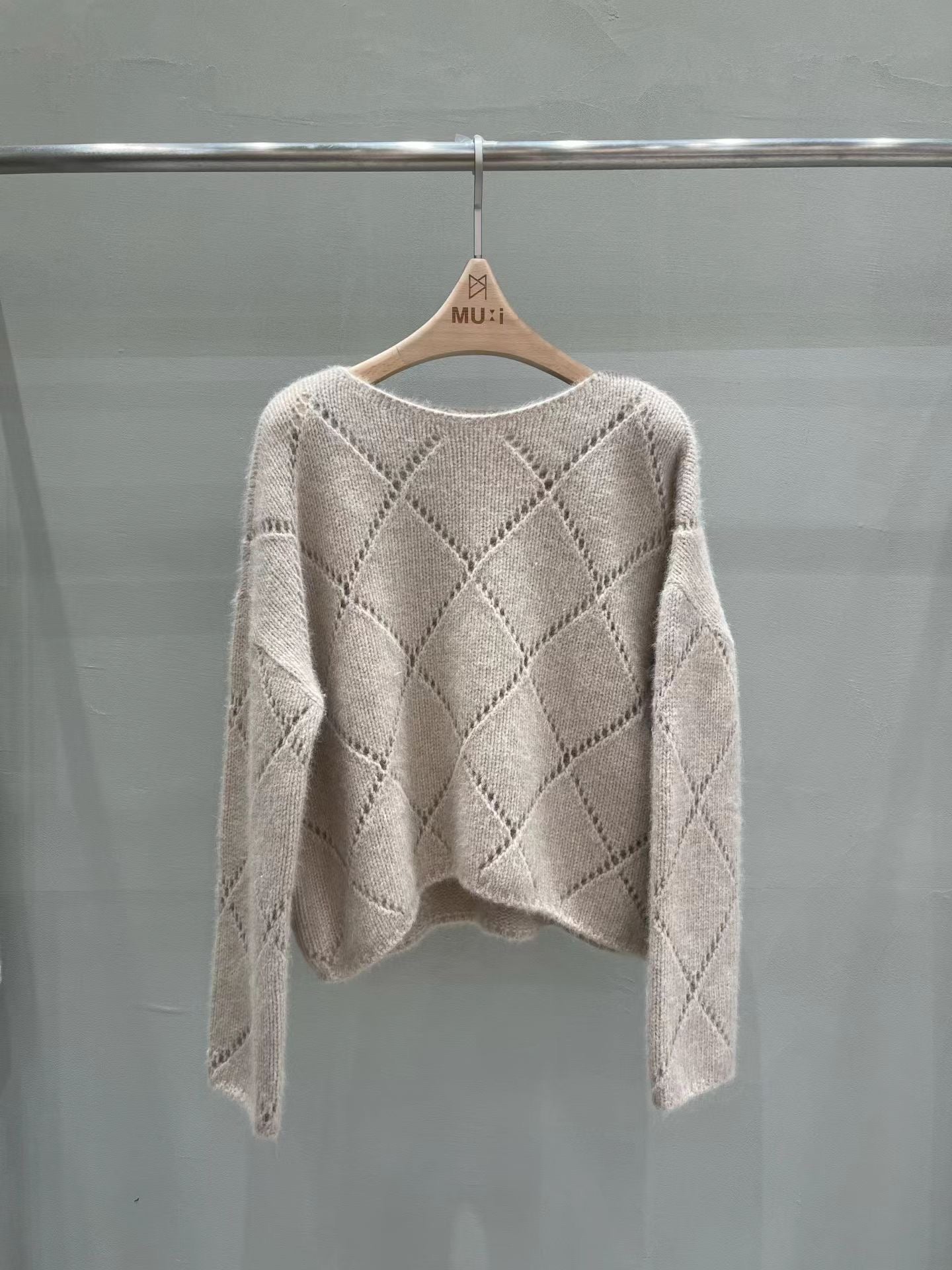 ♡氣質Oni家♡慵懶圓領簍空菱格毛衣 (C251134)