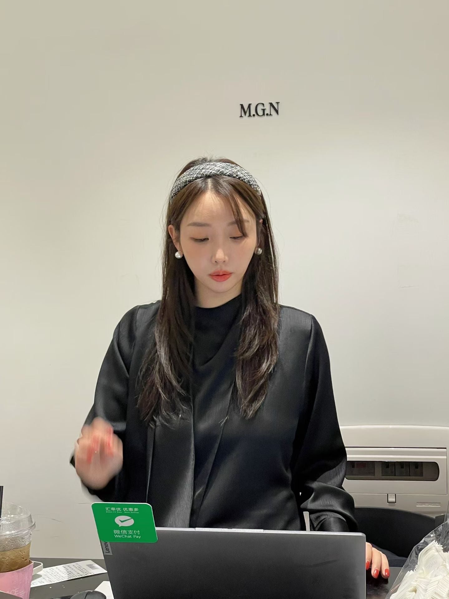 ♡質感手工小香金心Logo髮箍♡ (C251032)