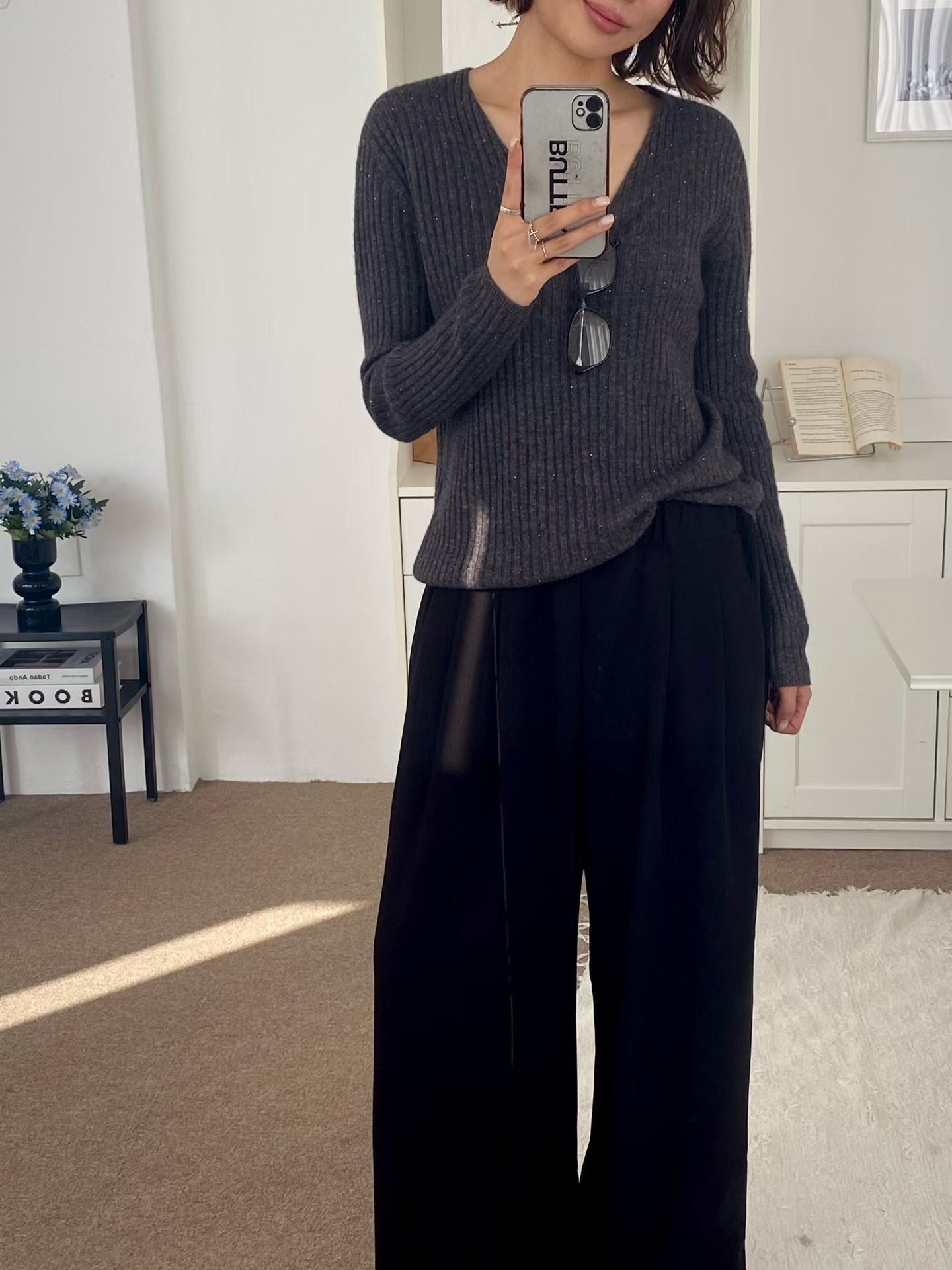 ♡低調細閃亮點V領毛衣♡ (C251222)