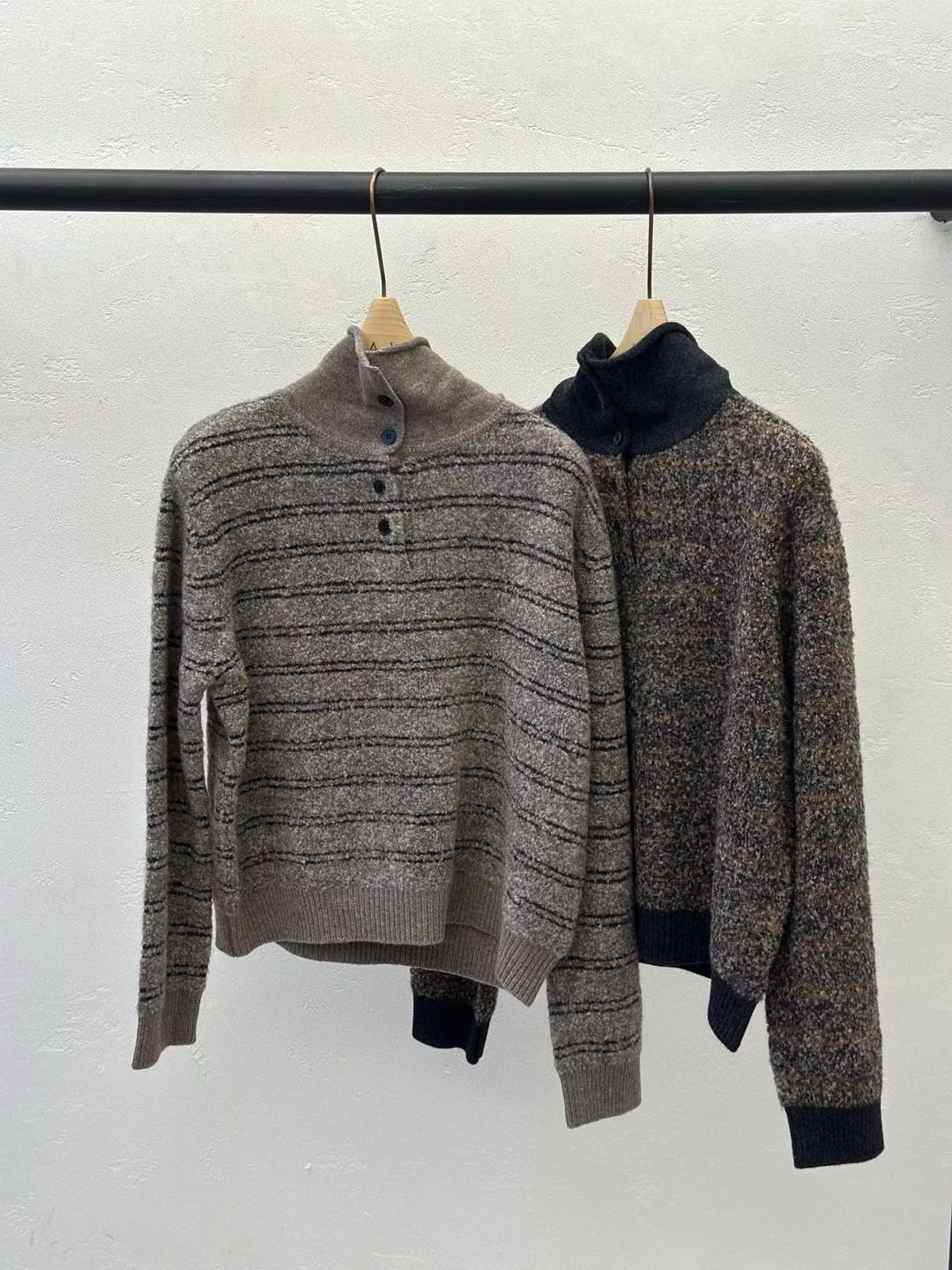 ♡粗花紋理排扣半高領毛衣♡ (C251239)