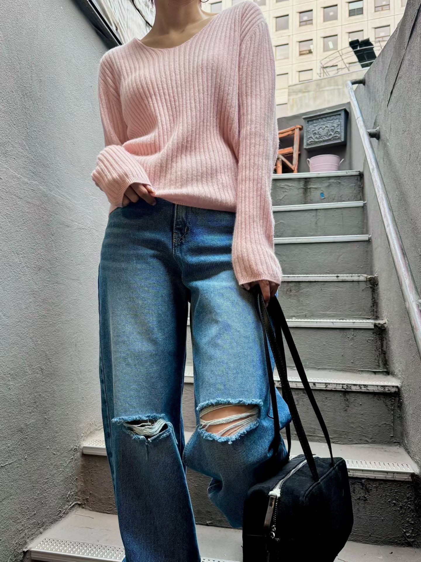 ♡低調細閃亮點V領毛衣♡ (C251222)