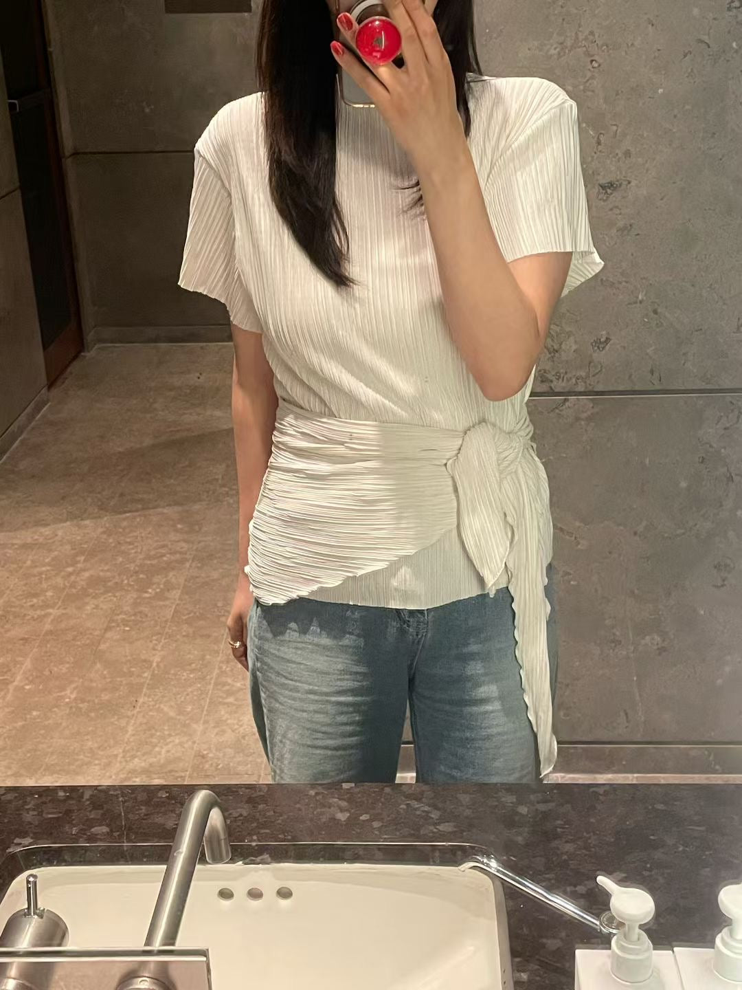 ♡氣質三宅ㄧ生風格細褶上衣～附領巾♡ (C250947)
