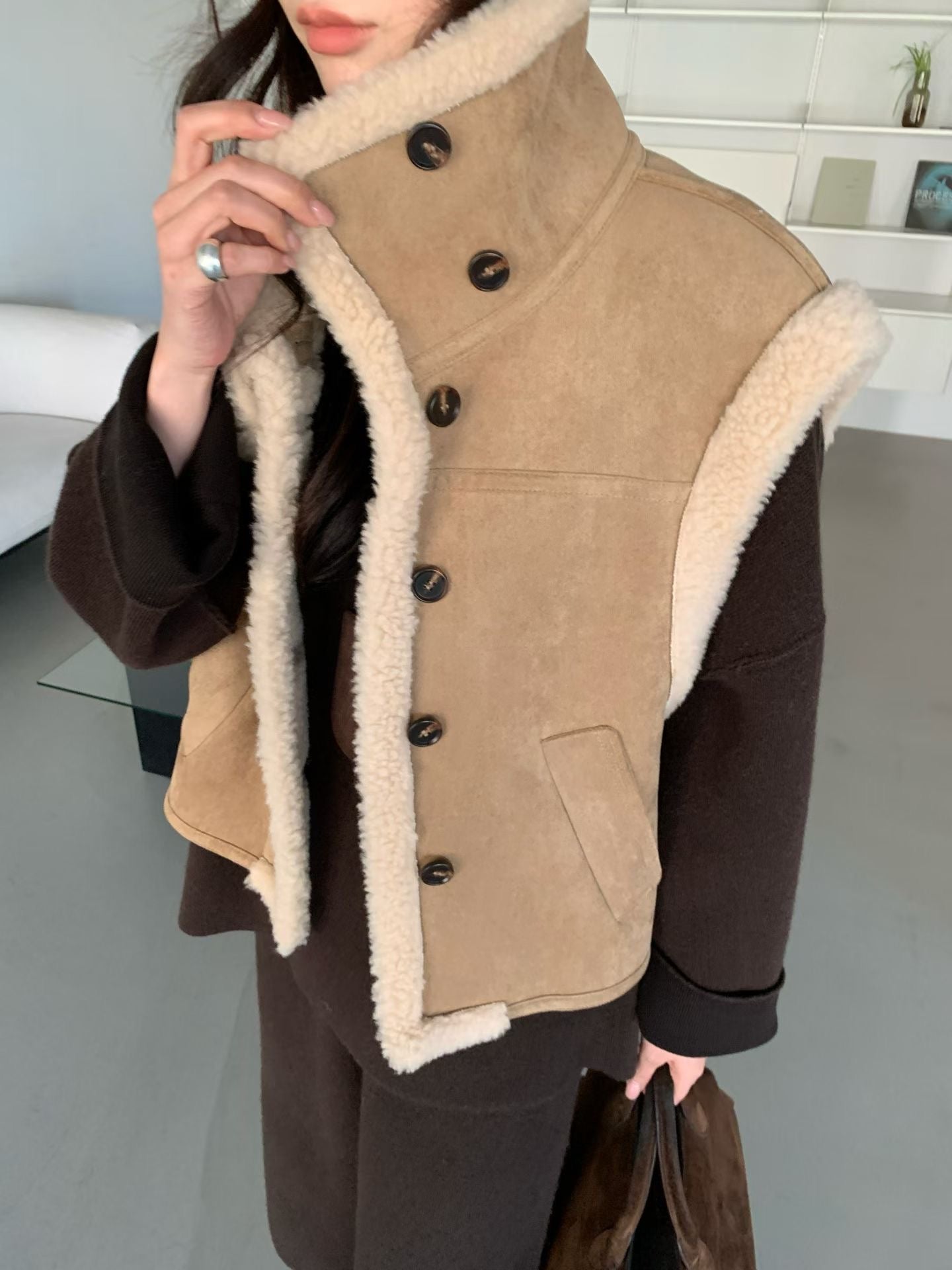 ♡迪羊羔麂皮背心♡ (C251213)