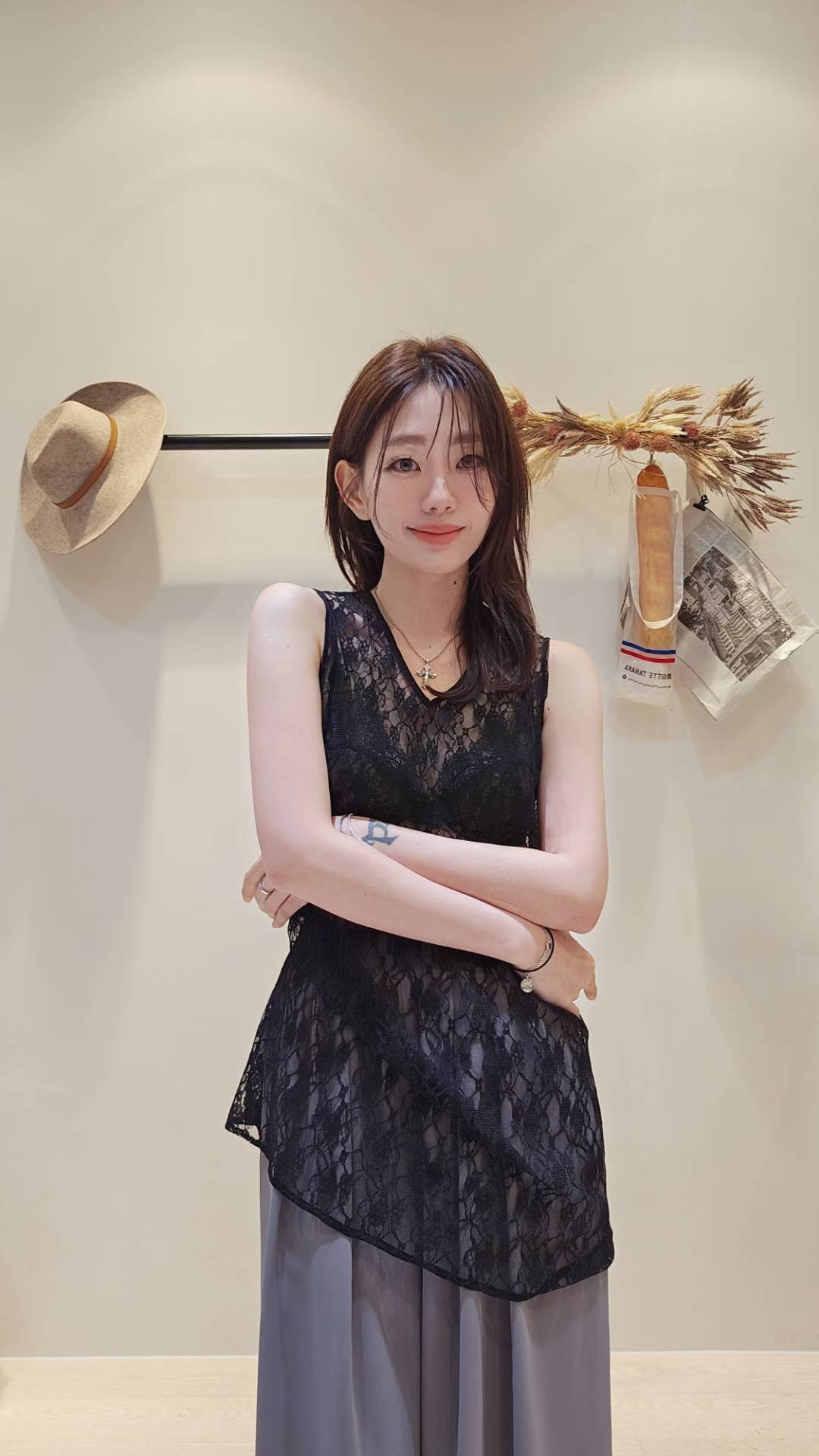 ♡Oni家♡搭配好物V領蕾絲長背心 (C251103)