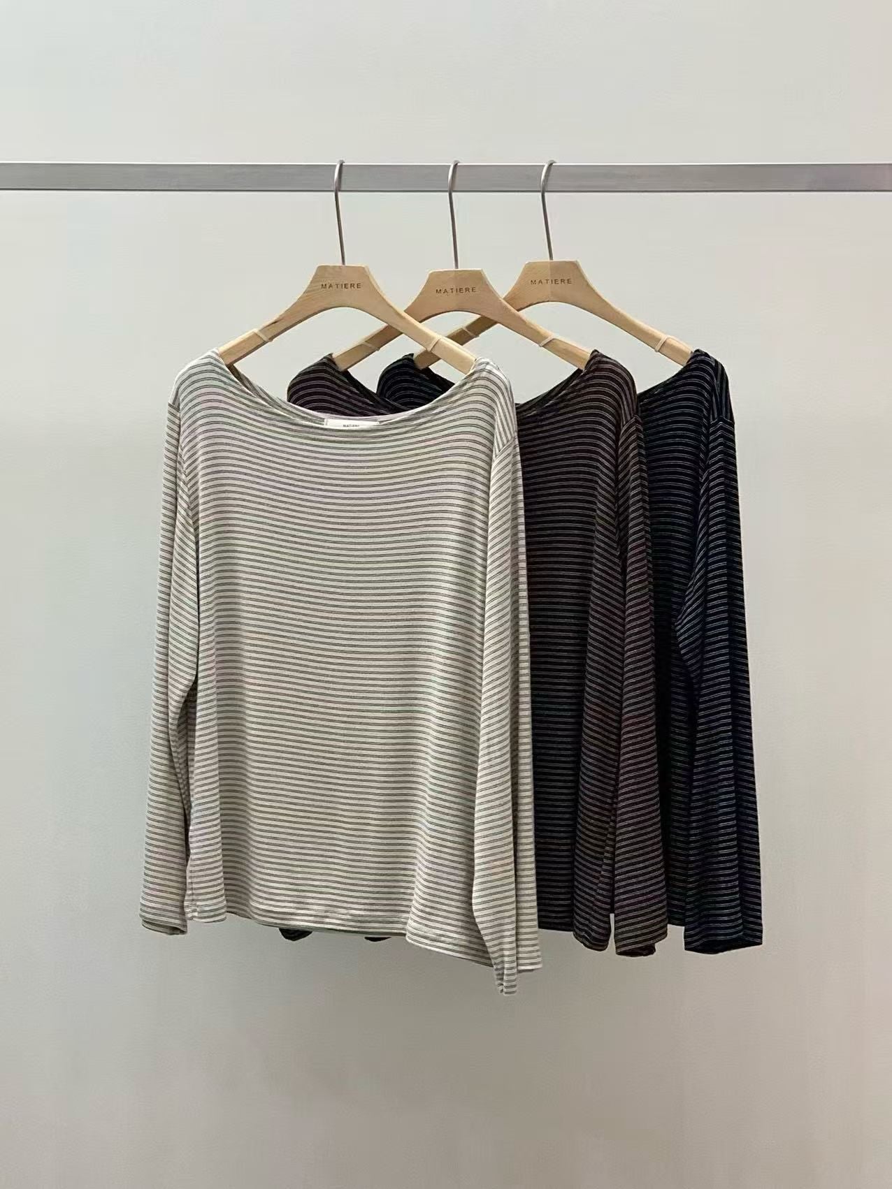 ♡極親膚落肩寬袖條紋上衣♡ (C251014)