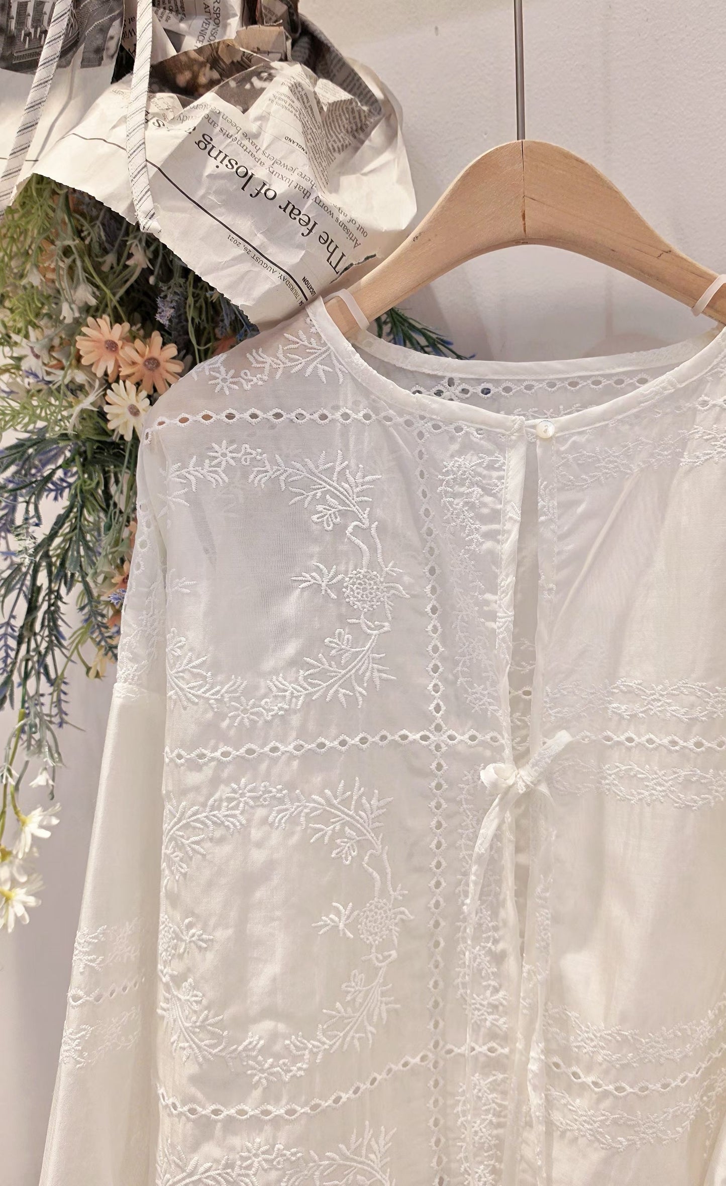♡Oni家♡精緻刺繡透肌綁帶罩衫 (C260704)