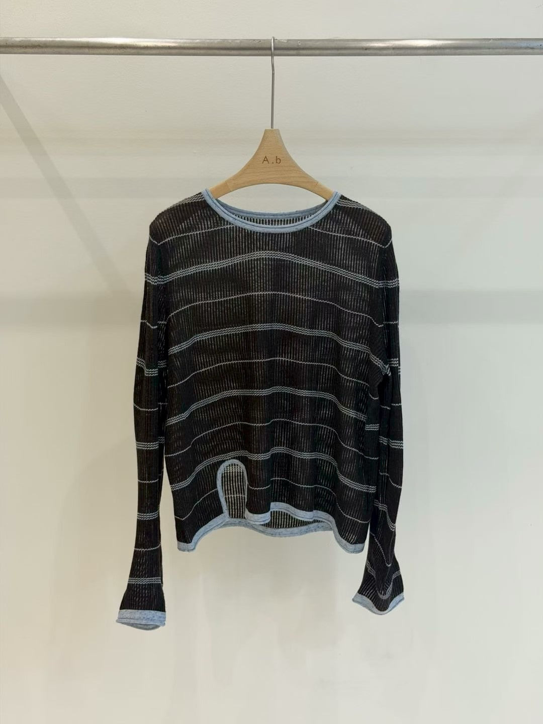 ♡輕盈微透感休閒條紋上衣♡ (C251155)