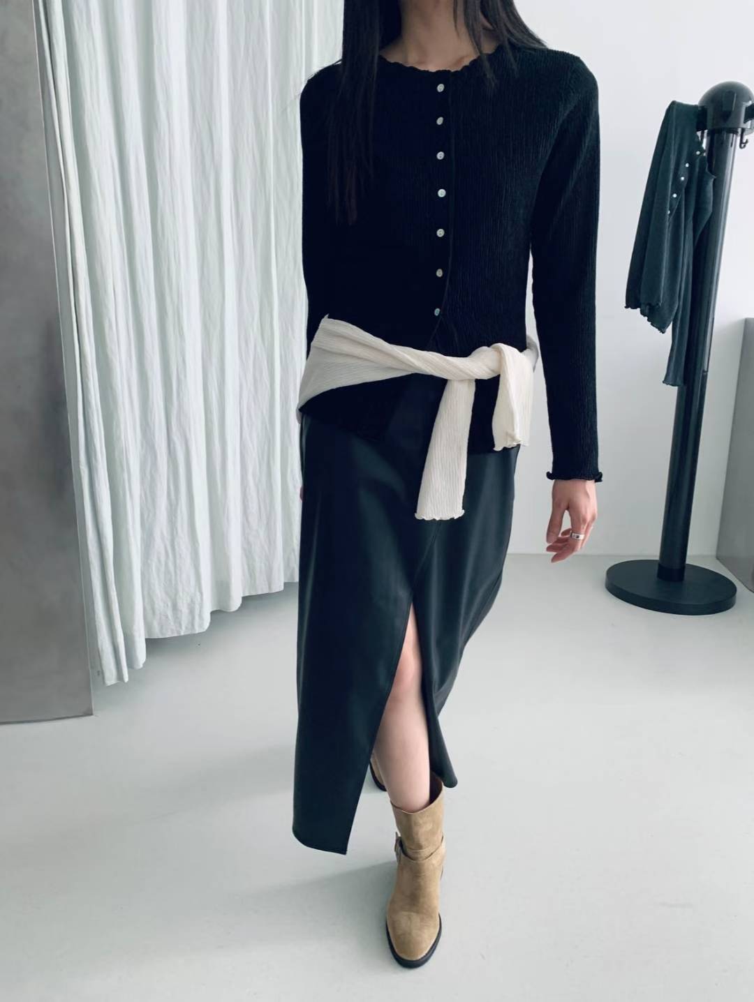 ♡修身彈力細直紋排釦上衣♡ (C251146)