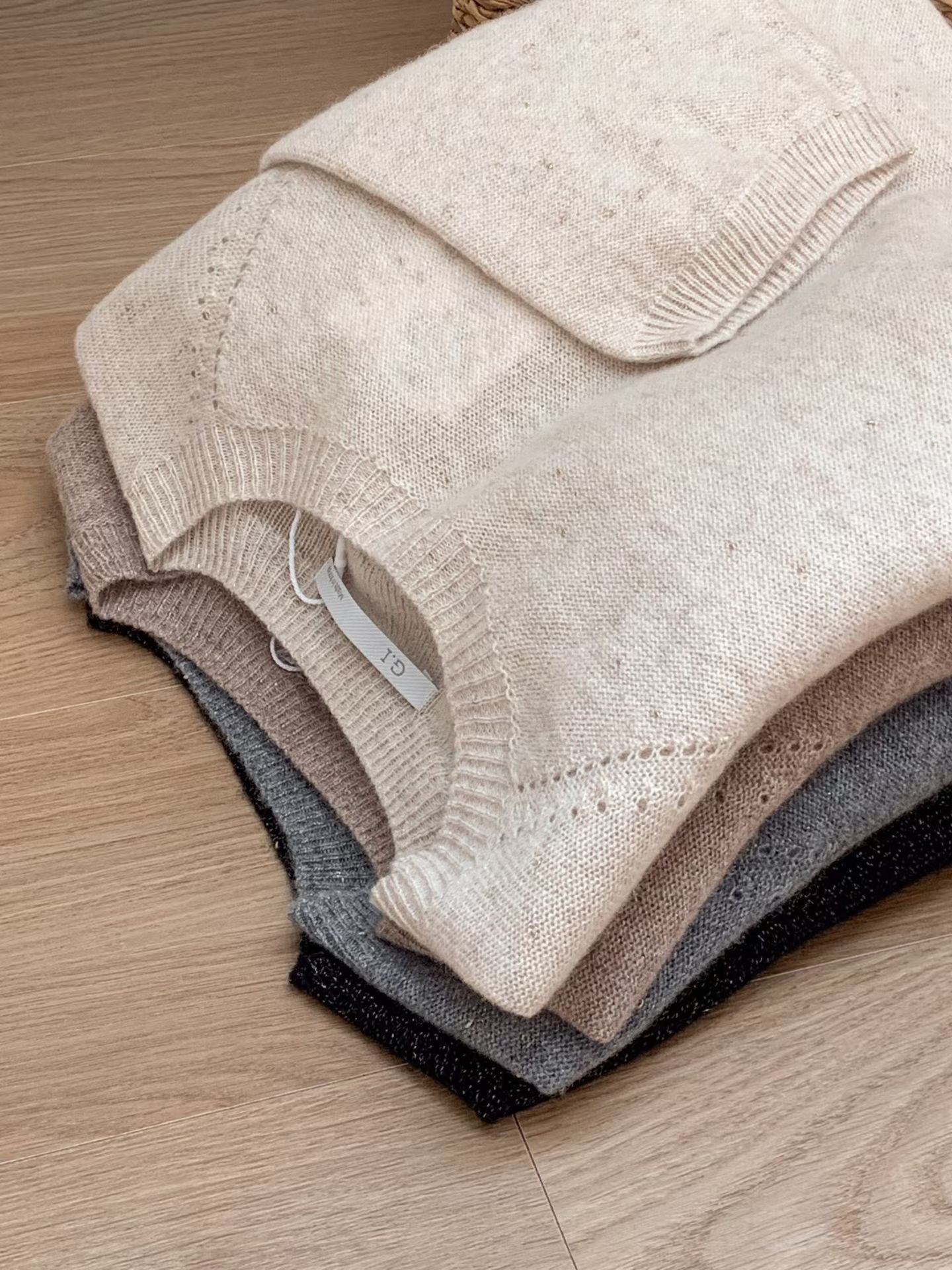 ♡低調微閃一體成型質感毛衣♡ (C251129)