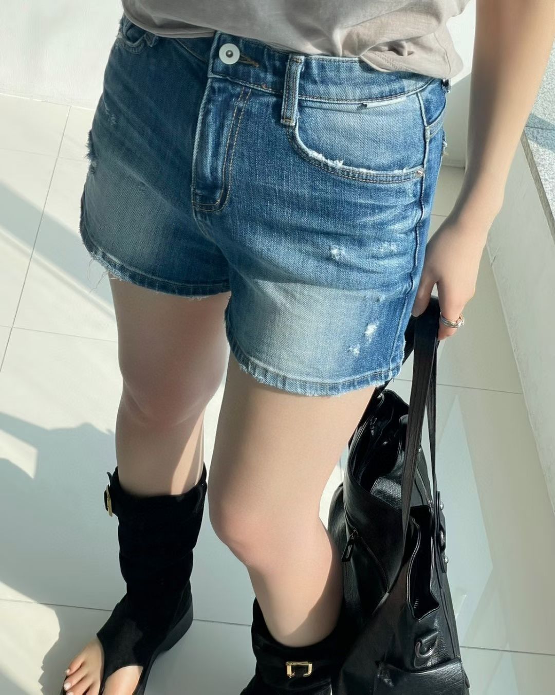 ♡復古水洗破損設計牛仔短褲♡ (C260418)