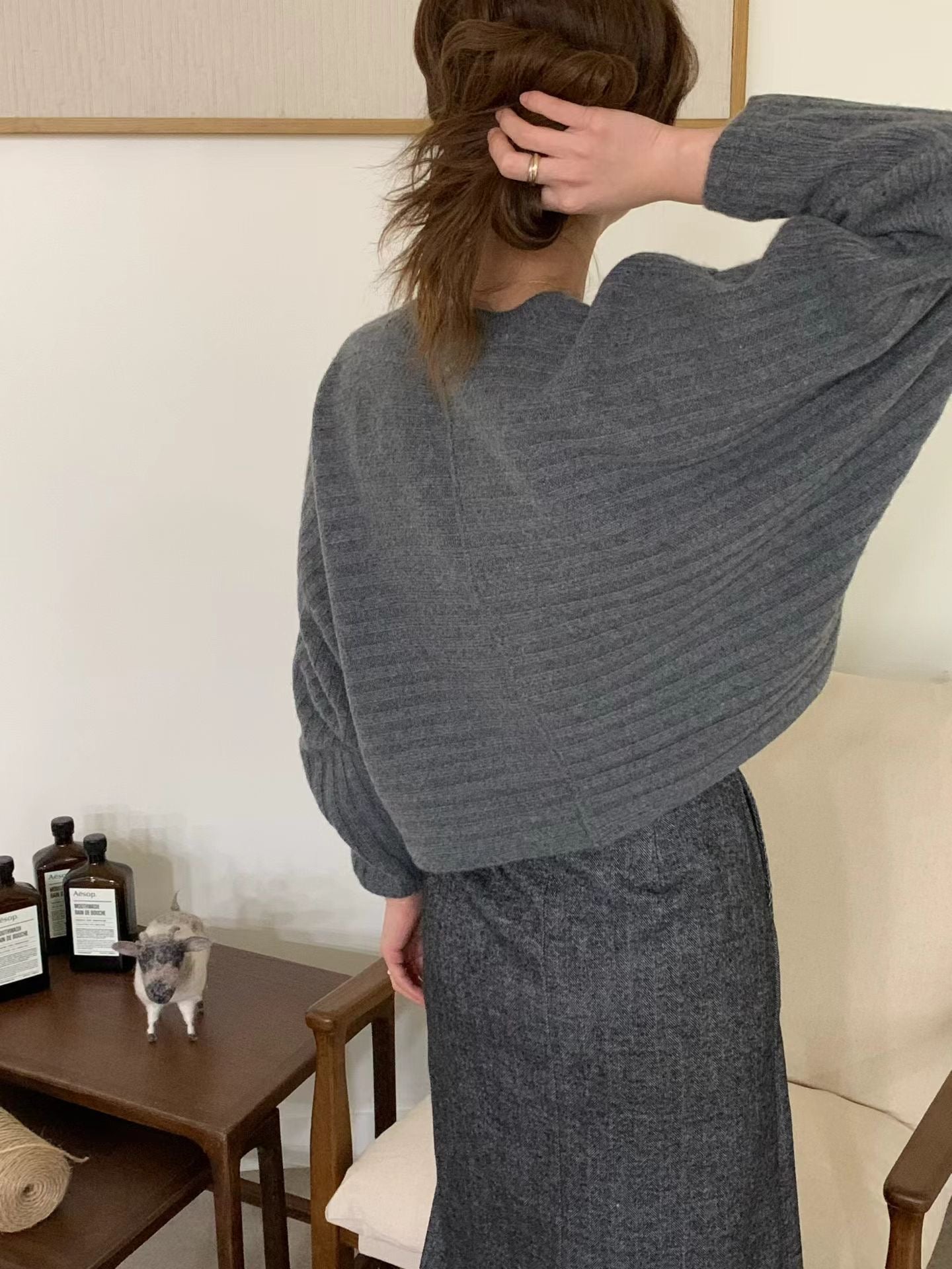 ♡氣質Oni家♡披肩感斜裁設計針織上衣 (C251226)