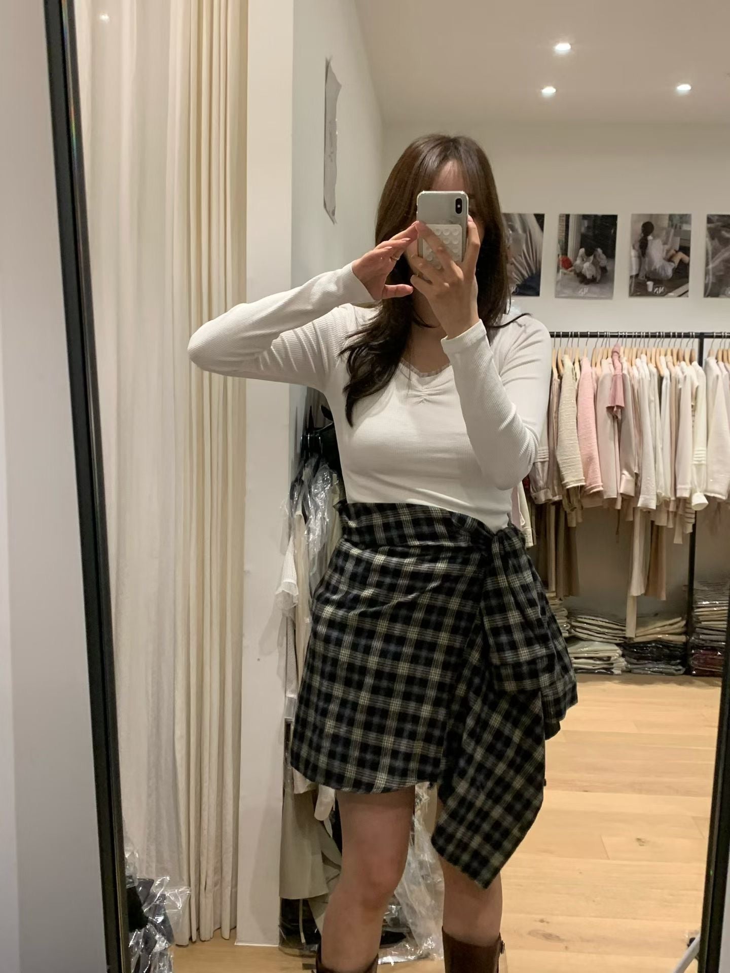 ♡V領抓皺紗蕾絲坑條上衣♡ (C251034)