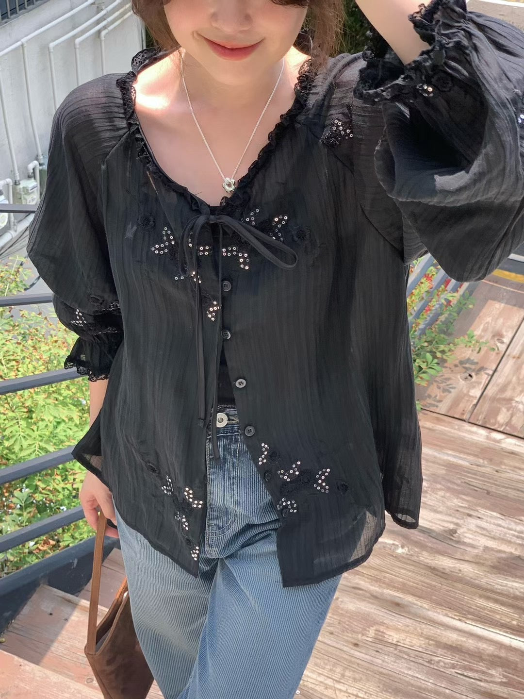 ♡水波皺亮片小花薄紗兩穿上衣♡ (C250821)