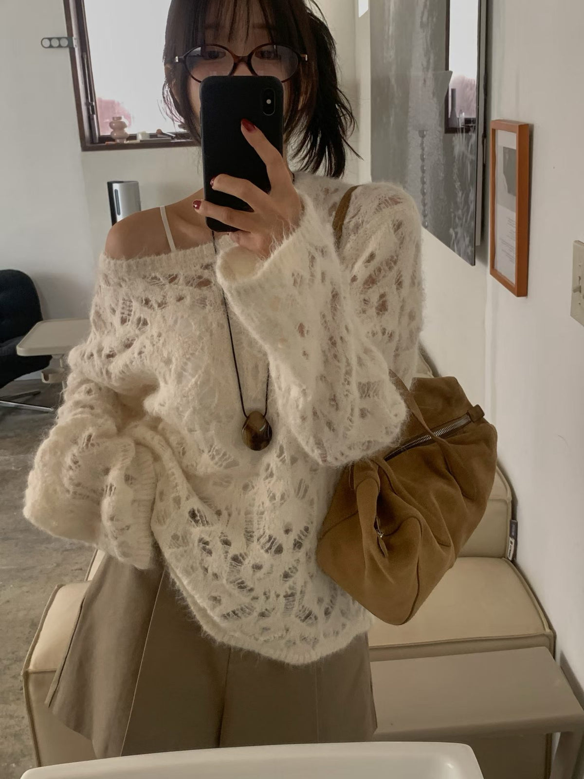 ♡輕柔質感雪花蕾絲簍空上衣♡ (C260907)